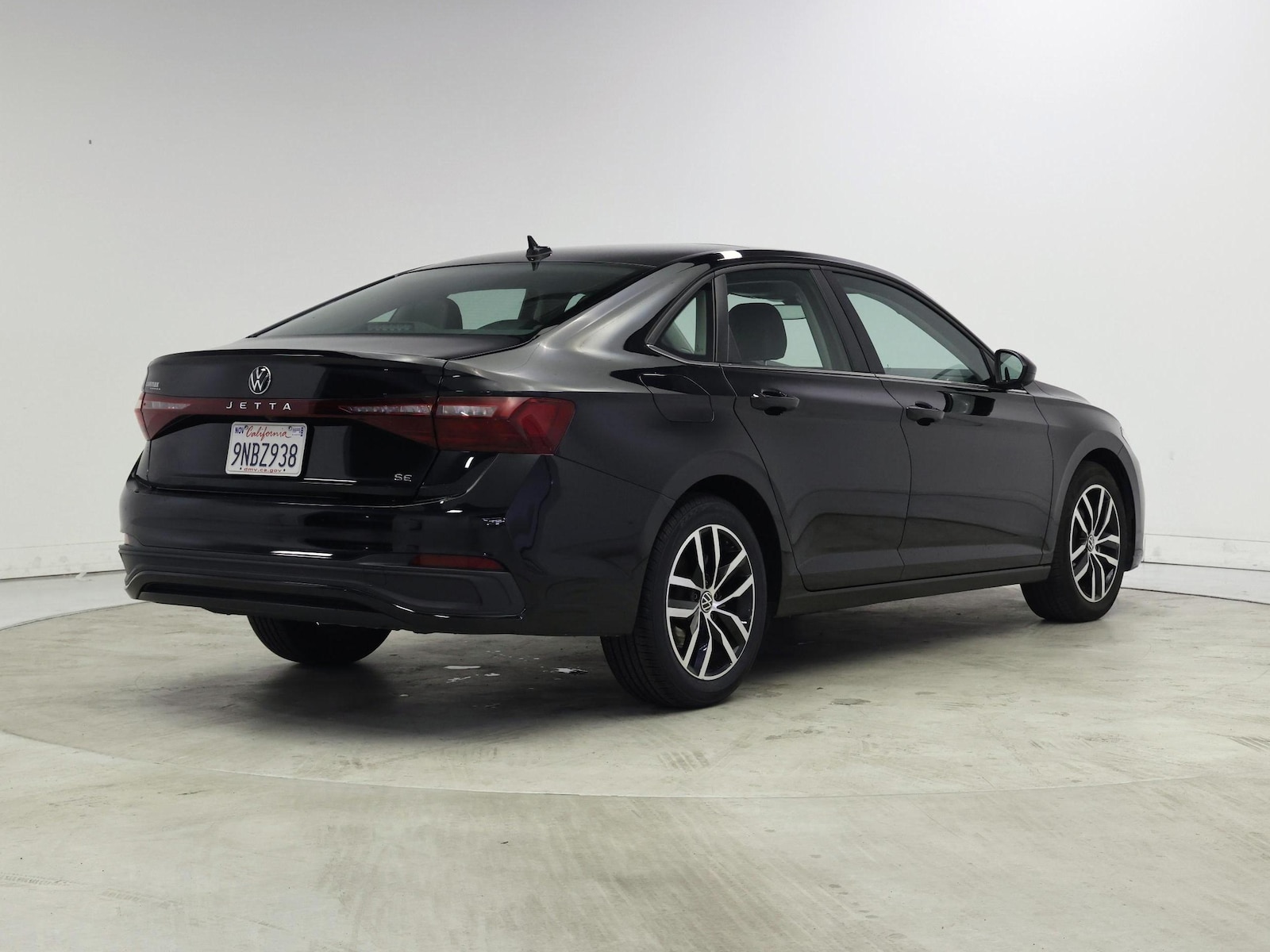 2025 Volkswagen Jetta SE - Photo 9