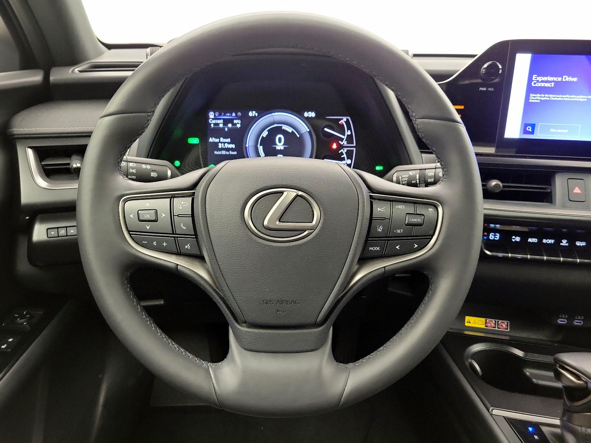 Thumbnail: 2023 Lexus UX - 10
