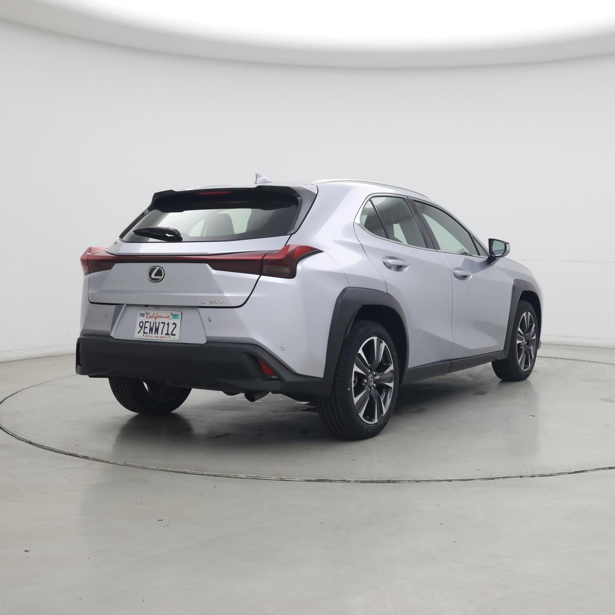 Thumbnail: 2023 Lexus UX - 8