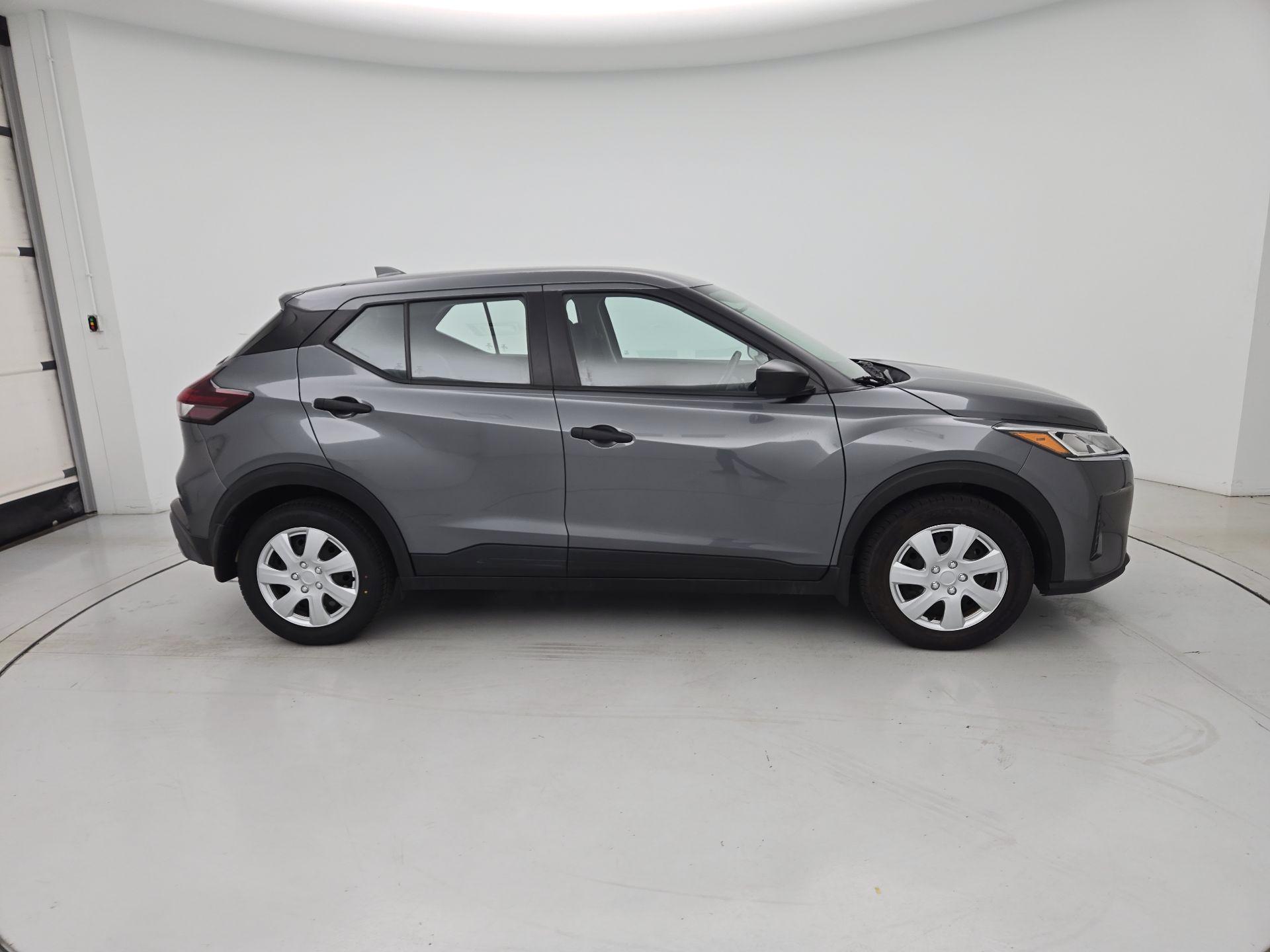 Thumbnail: 2023 Nissan Kicks - 4