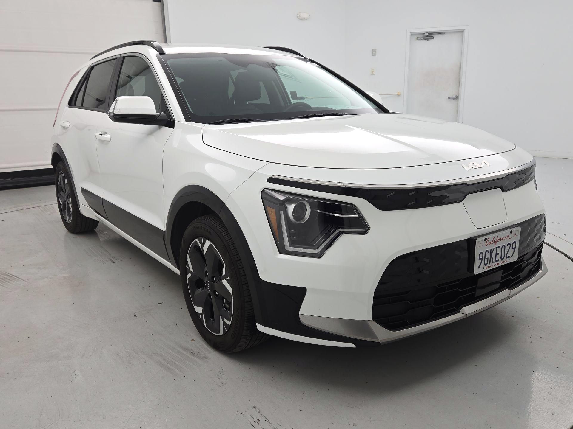 Thumbnail: 2023 Kia Niro - 1