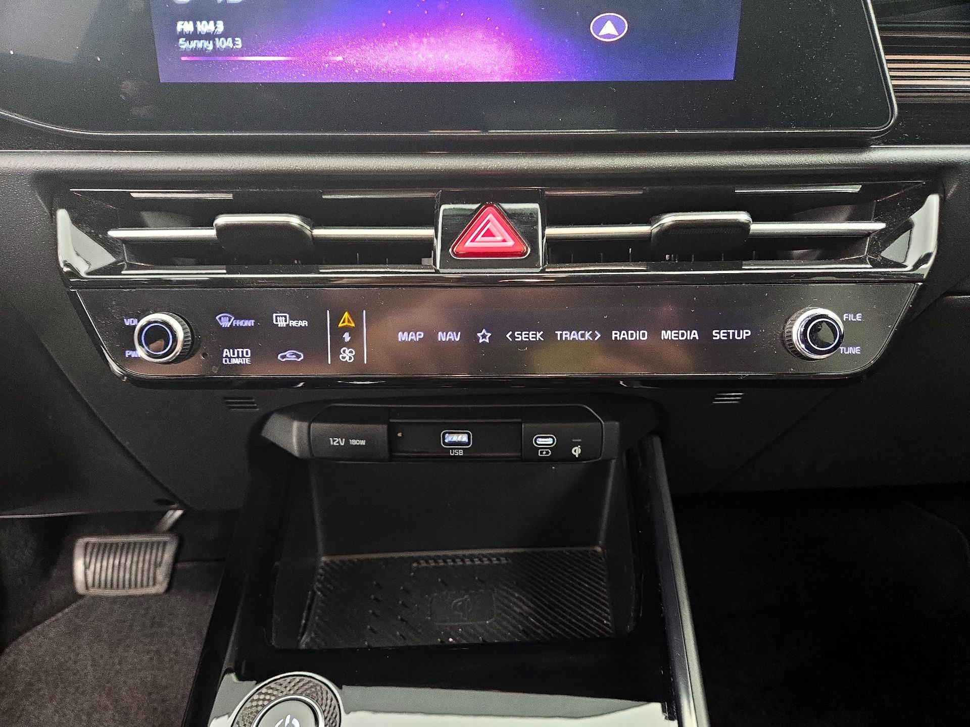 Thumbnail: 2023 Kia Niro - 15