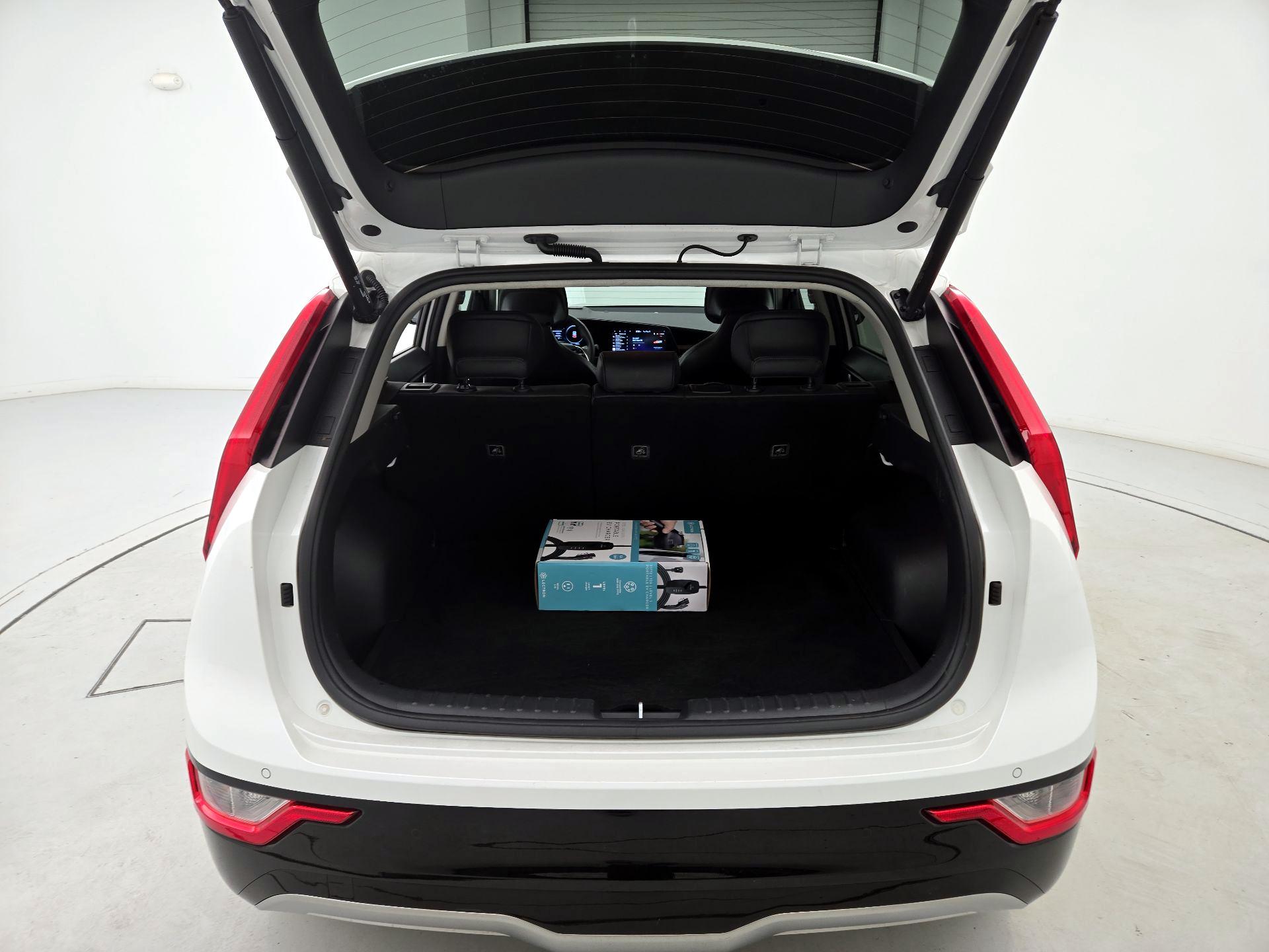 Thumbnail: 2023 Kia Niro - 19