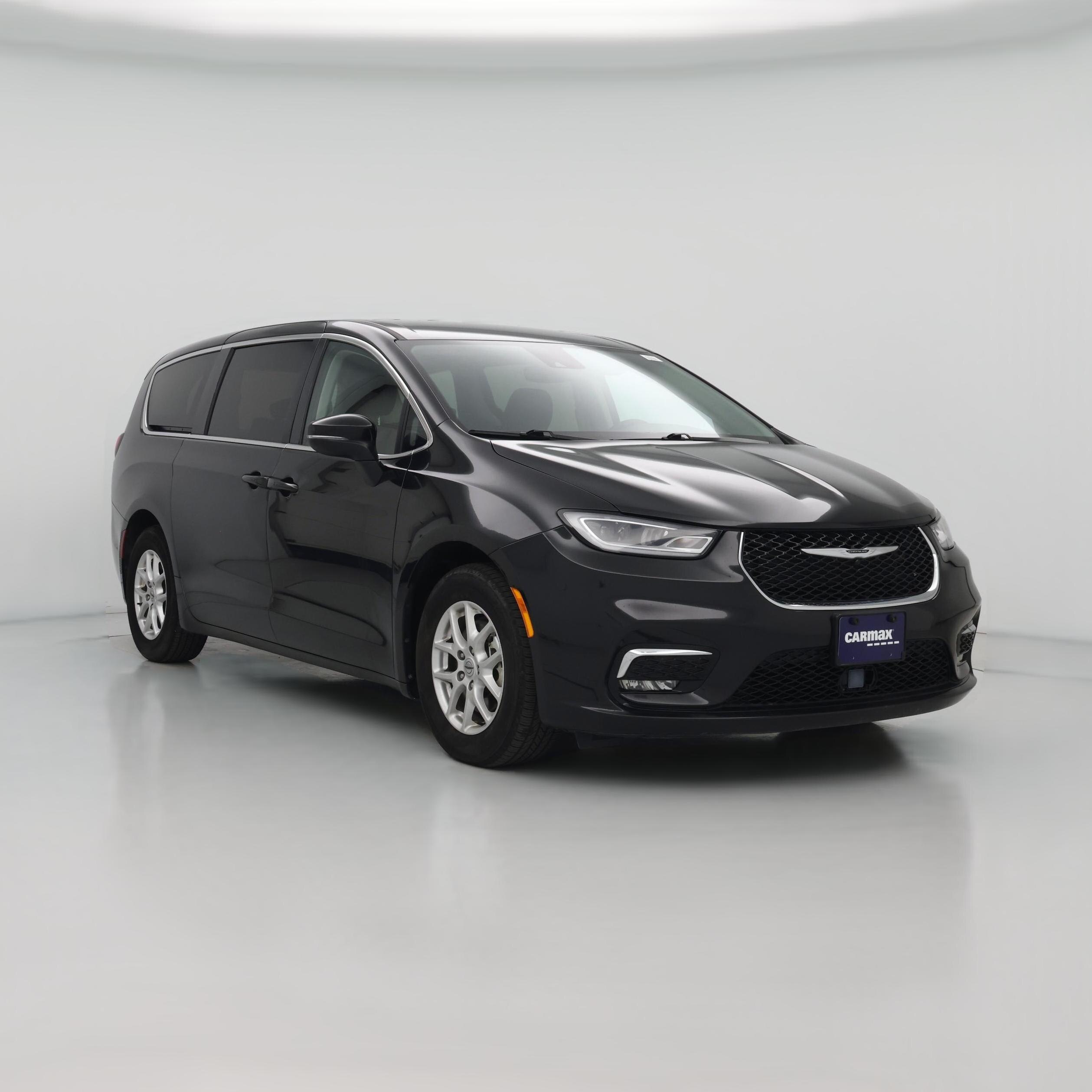 Thumbnail: 2023 Chrysler Pacifica - 1