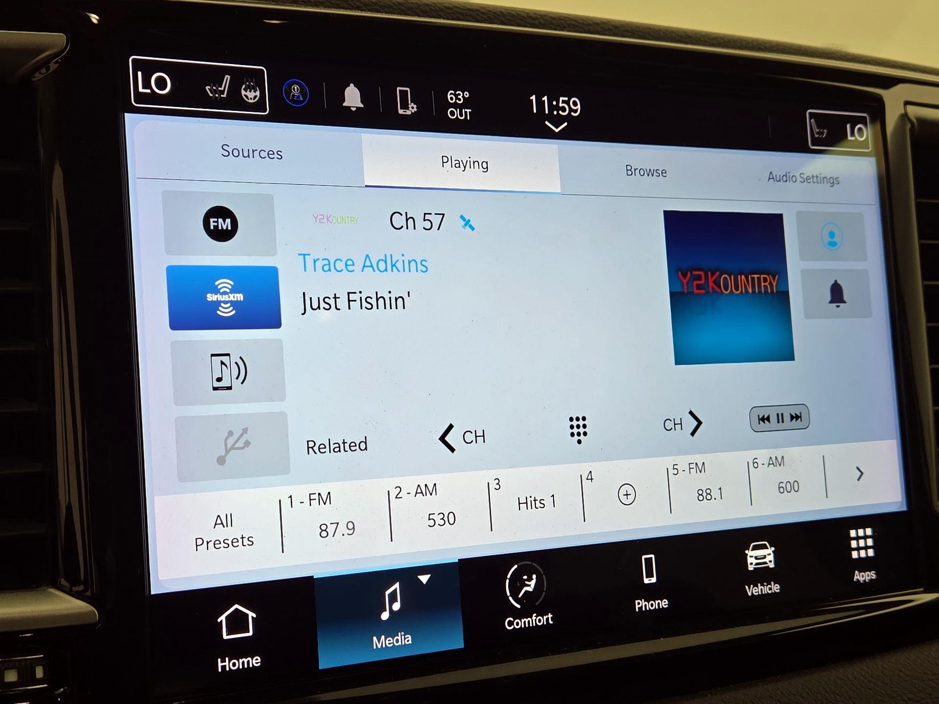 Thumbnail: 2023 Chrysler Pacifica - 15
