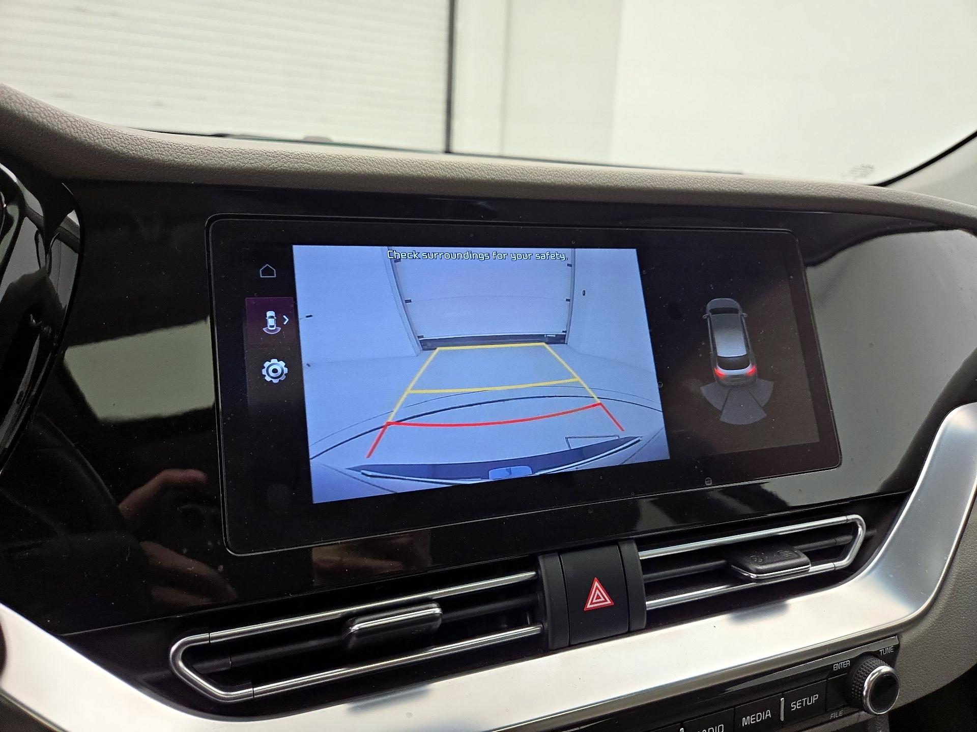 Thumbnail: 2022 Kia Niro - 15