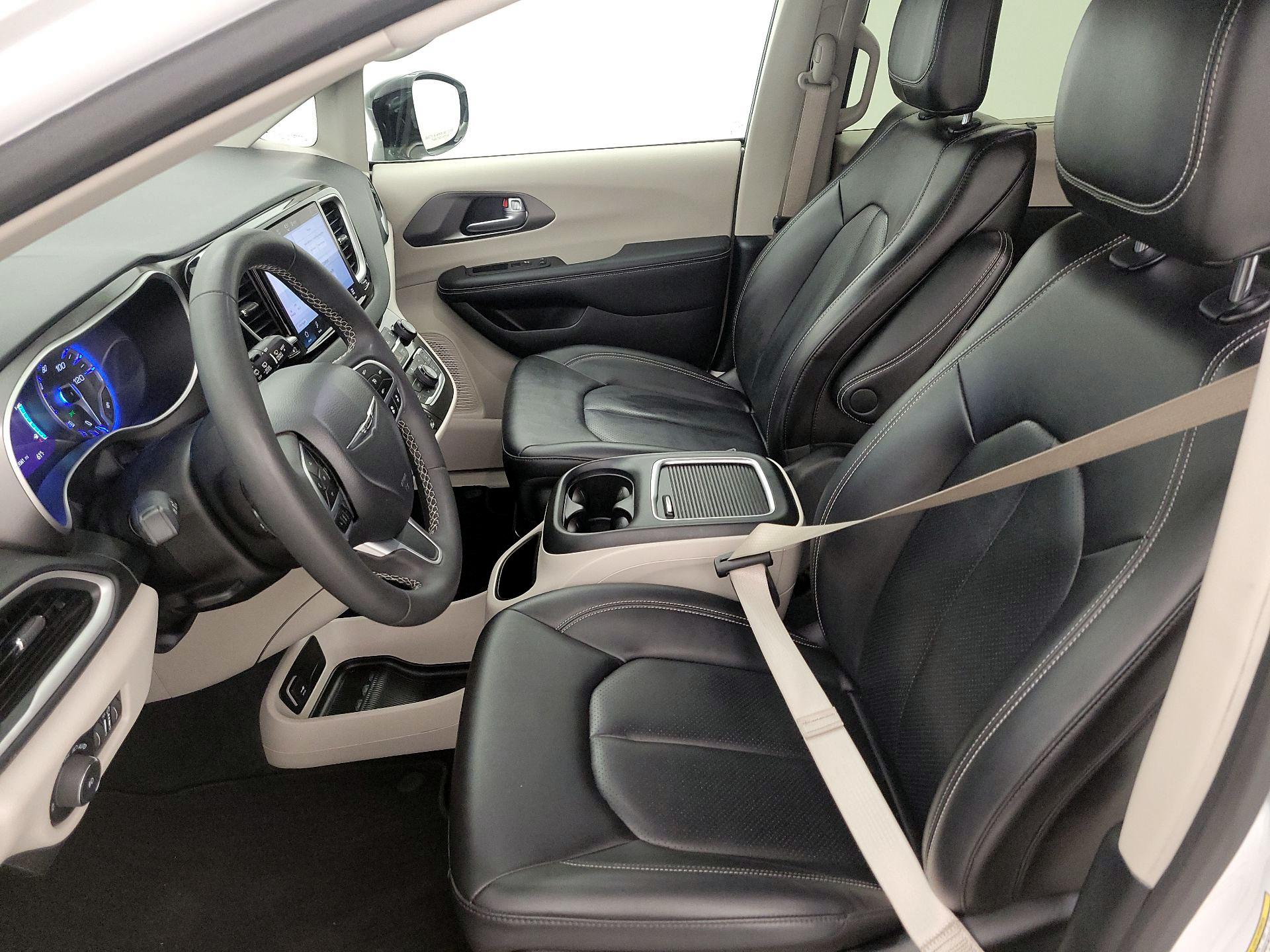 Thumbnail: 2024 Chrysler Pacifica - 11