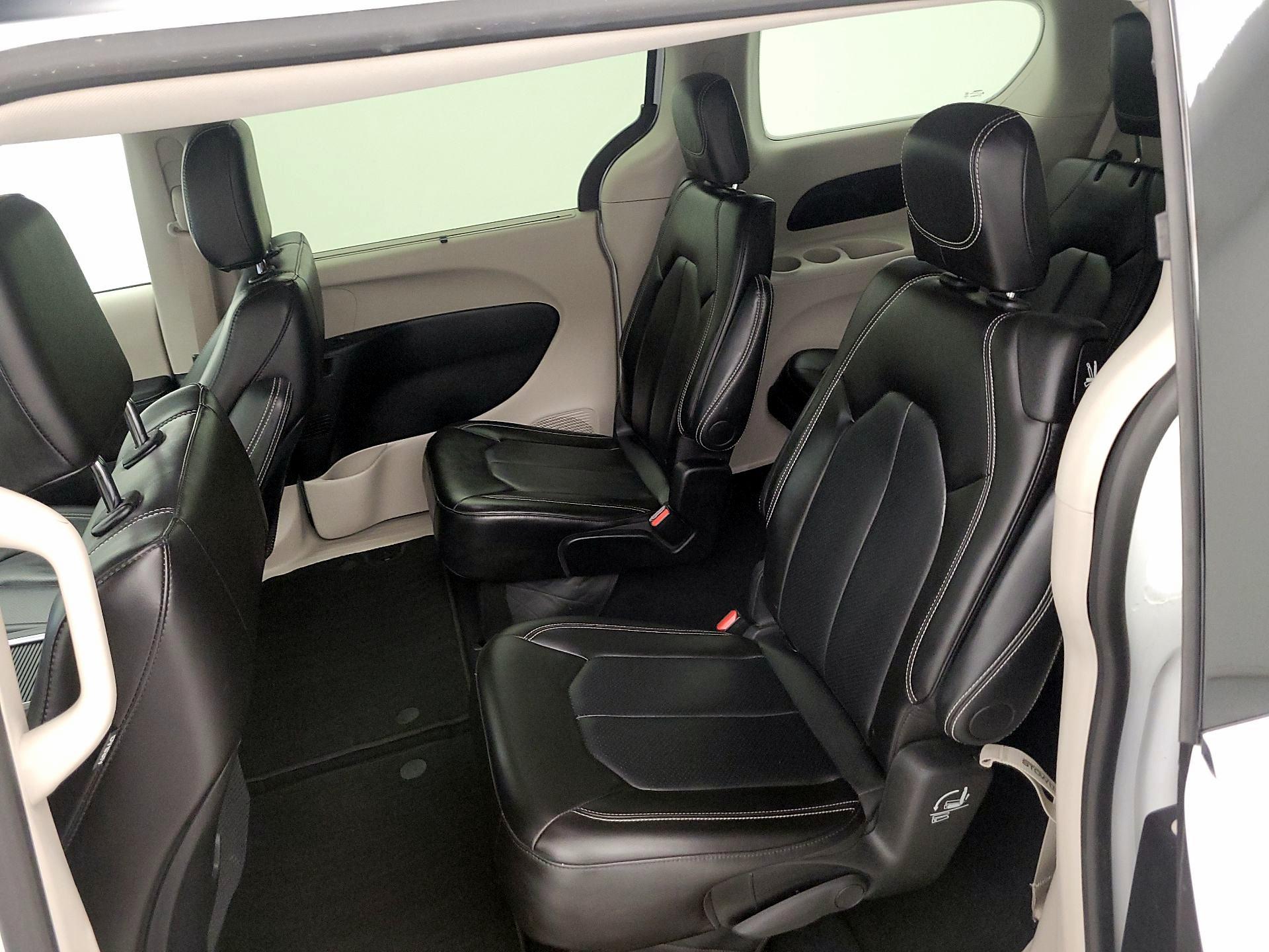 Thumbnail: 2024 Chrysler Pacifica - 19