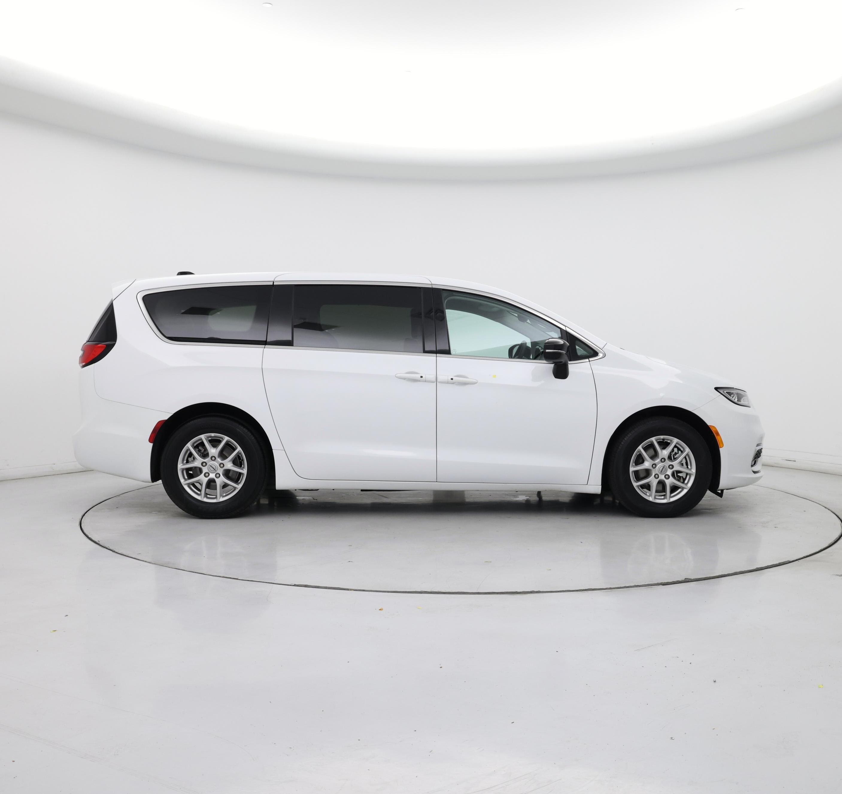 Thumbnail: 2024 Chrysler Pacifica - 7
