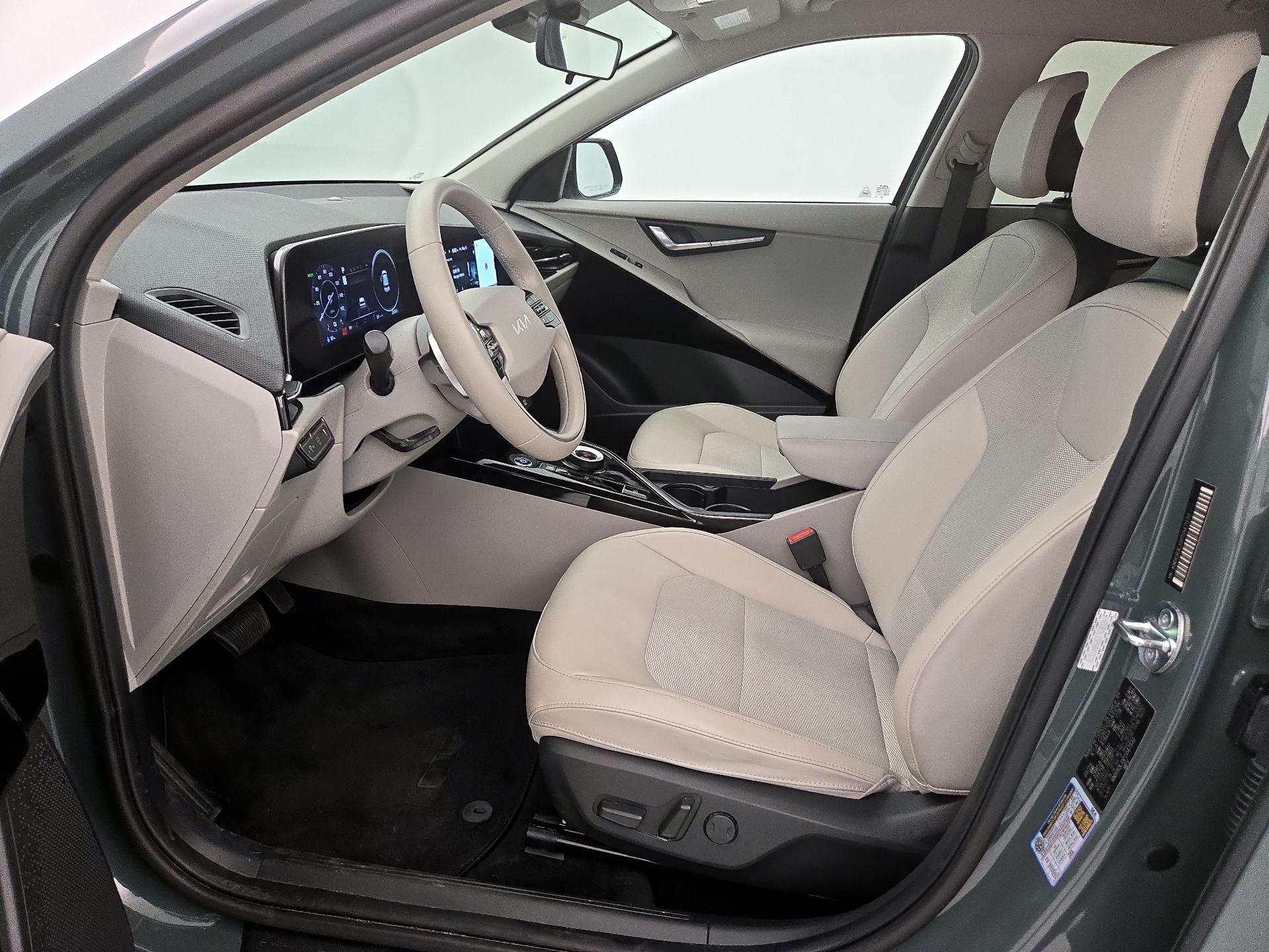 Thumbnail: 2023 Kia Niro - 11