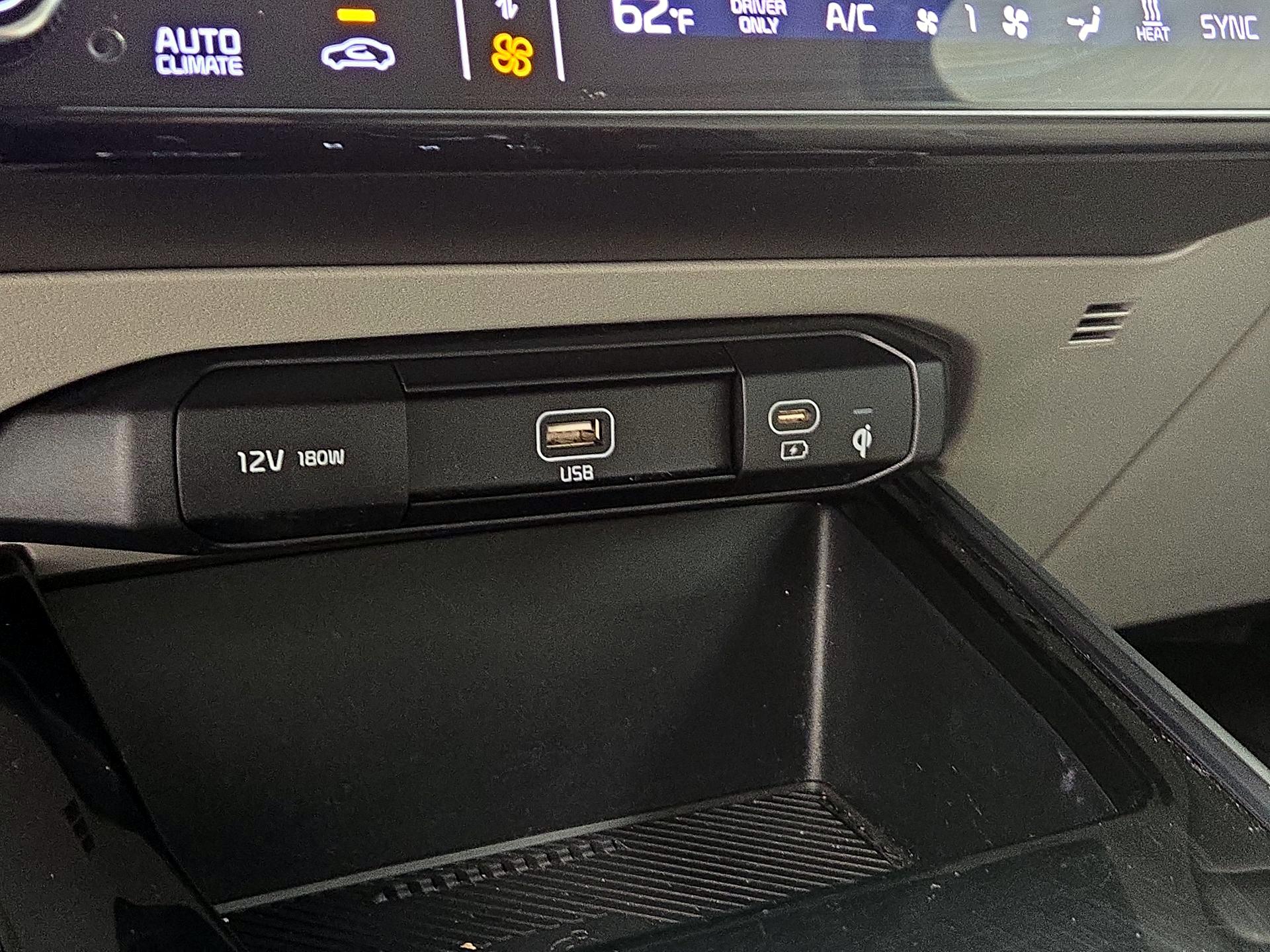 Thumbnail: 2023 Kia Niro - 19