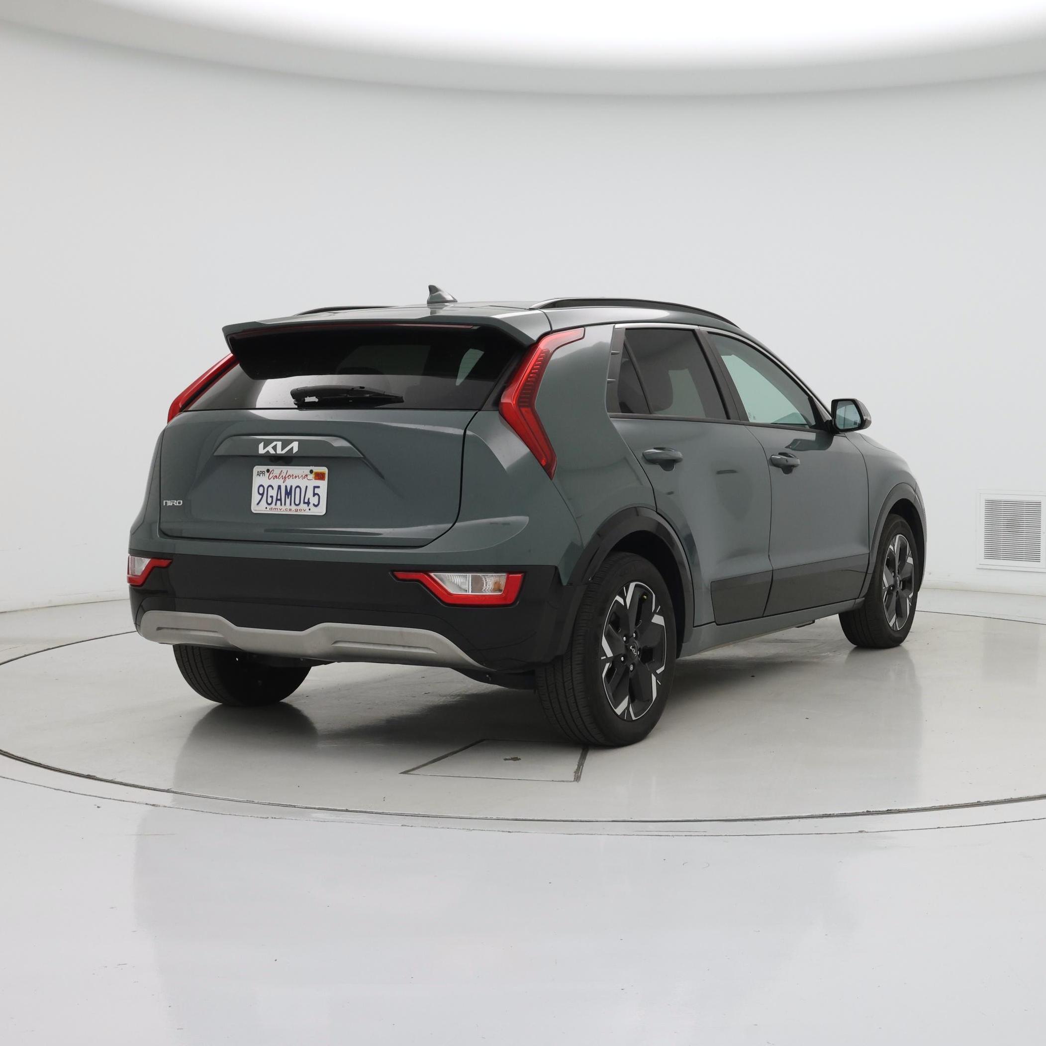 Thumbnail: 2023 Kia Niro - 8