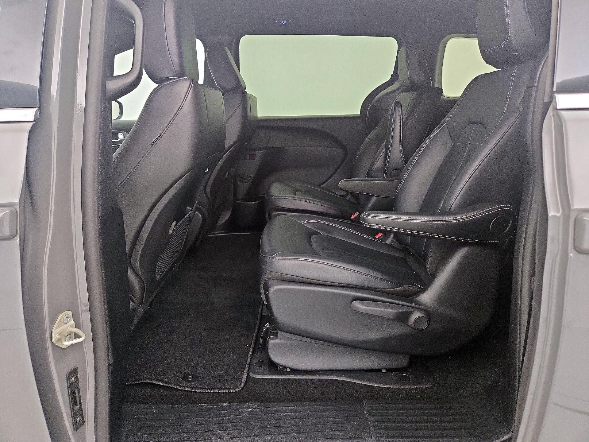 Thumbnail: 2025 Chrysler Pacifica - 19