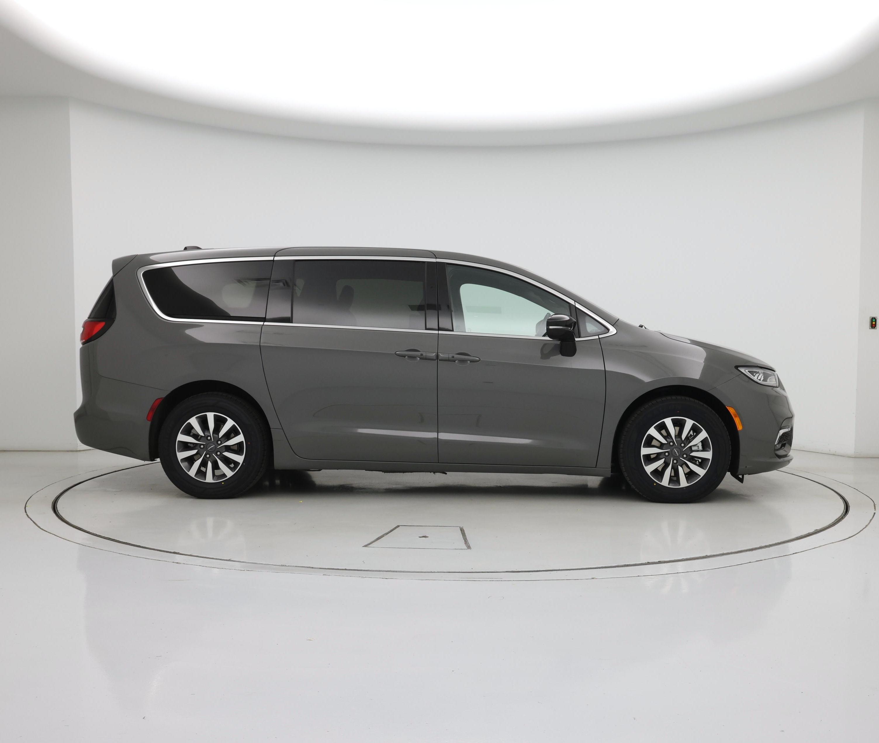 Thumbnail: 2025 Chrysler Pacifica - 7