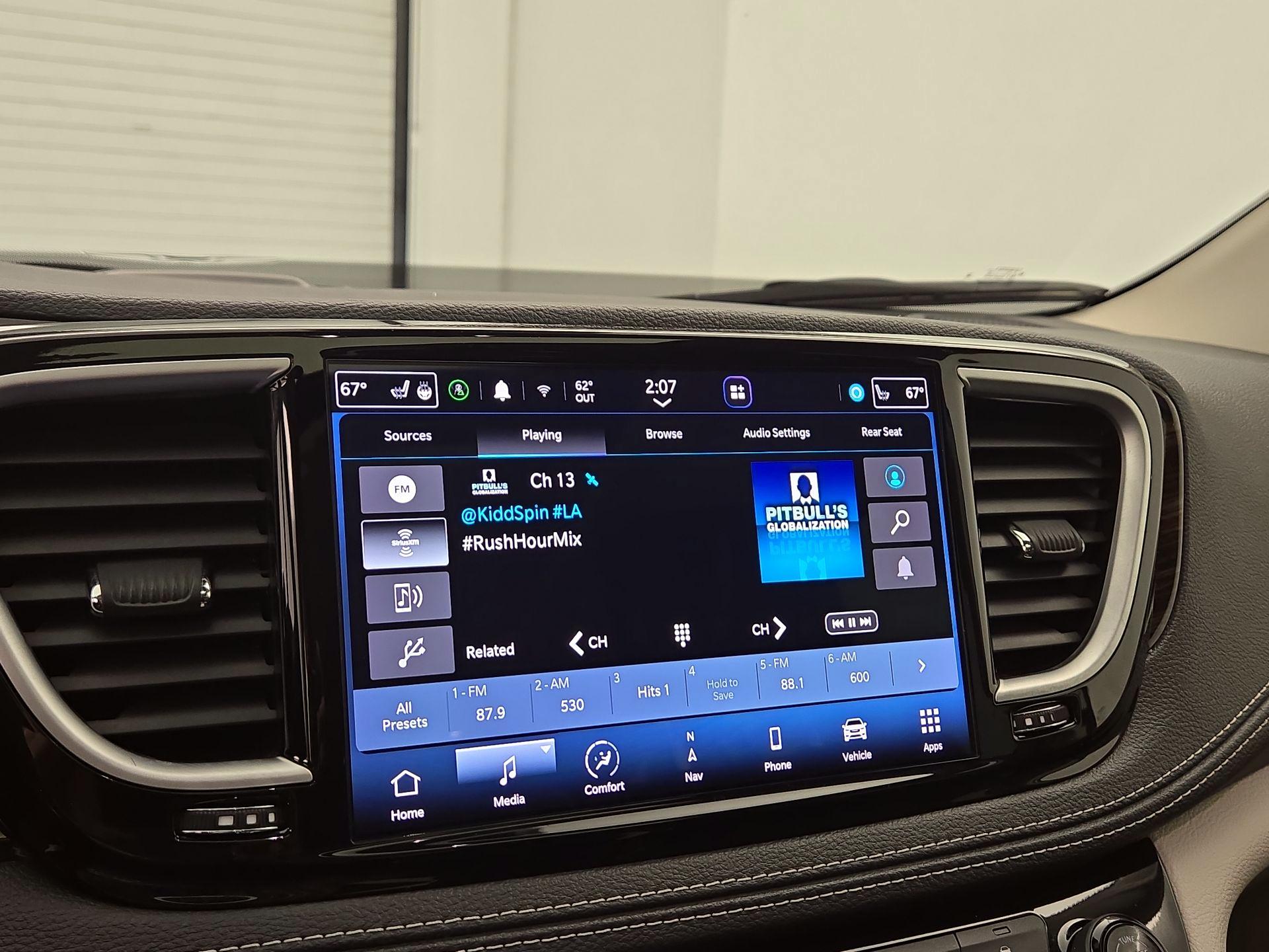 Thumbnail: 2023 Chrysler Pacifica - 14