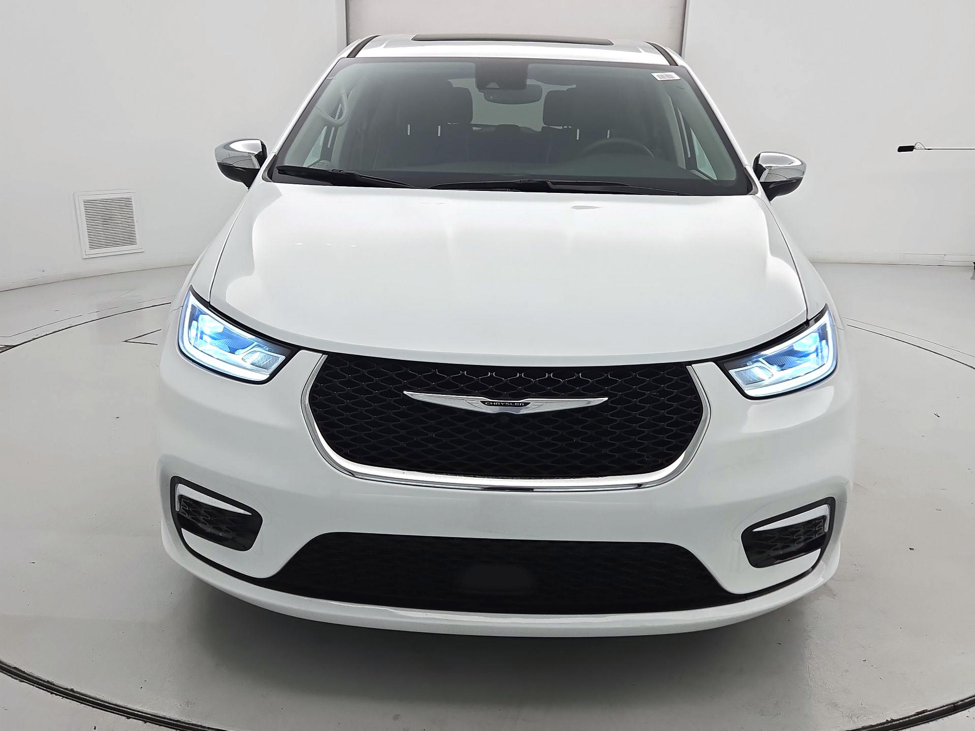 Thumbnail: 2023 Chrysler Pacifica - 2
