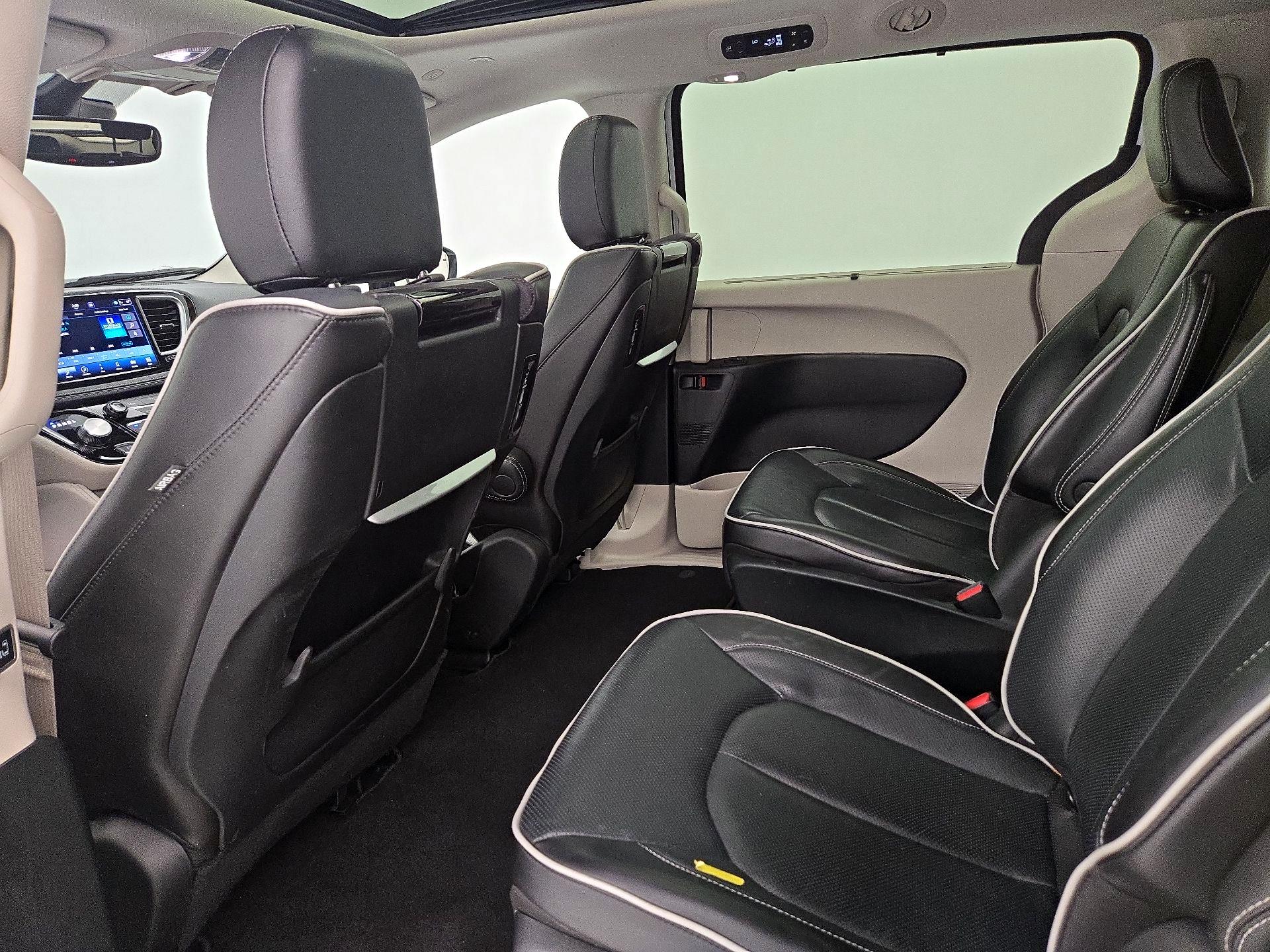 Thumbnail: 2023 Chrysler Pacifica - 19
