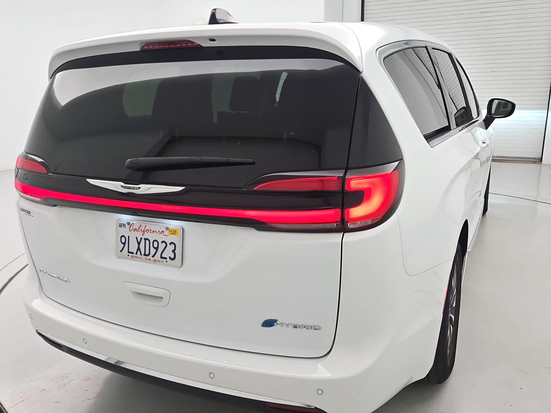 Thumbnail: 2023 Chrysler Pacifica - 5