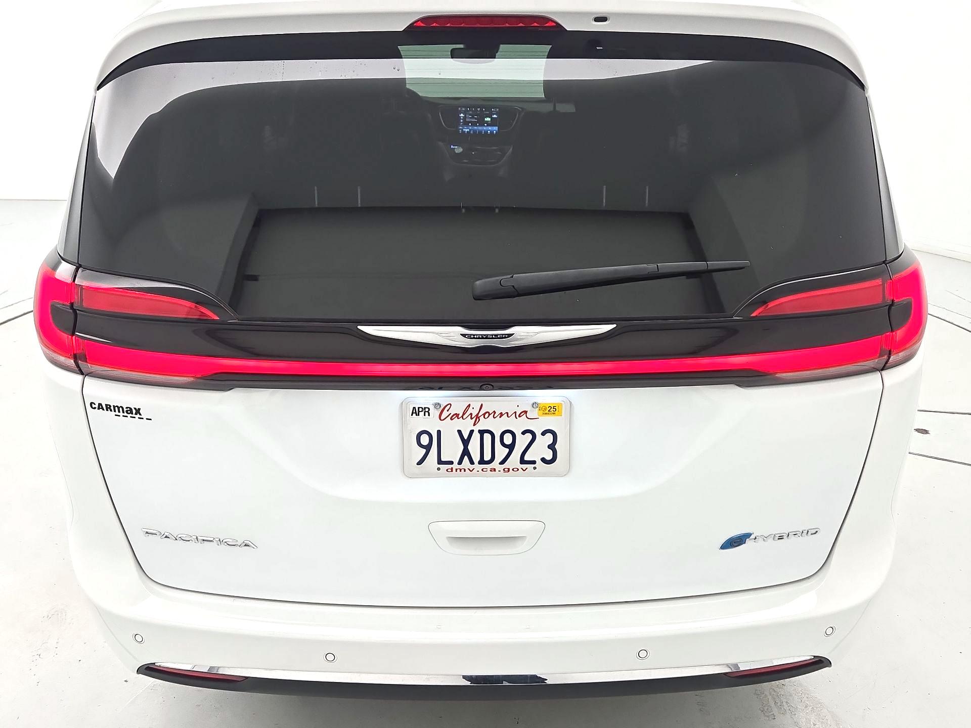 Thumbnail: 2023 Chrysler Pacifica - 6