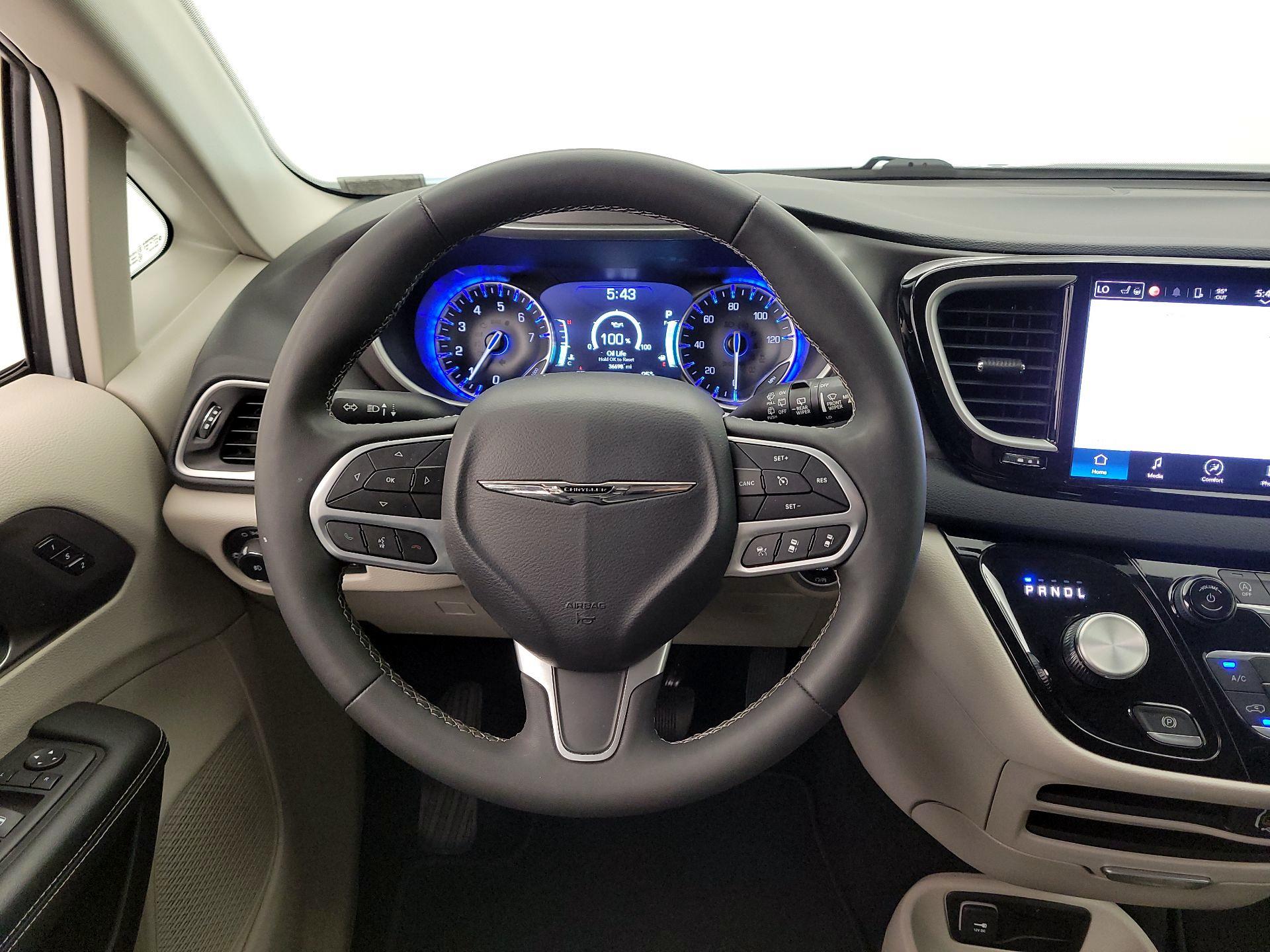 Thumbnail: 2024 Chrysler Pacifica - 10