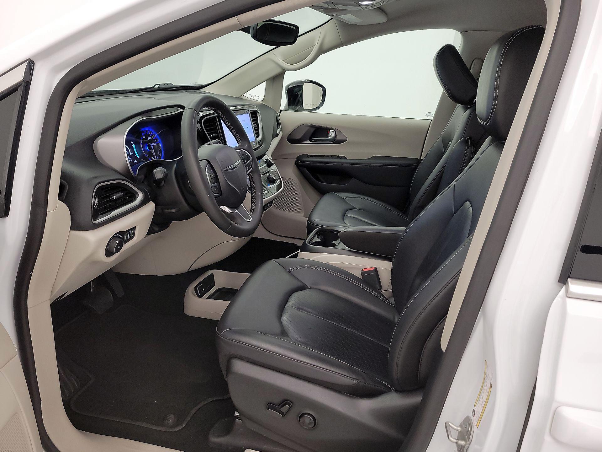 Thumbnail: 2024 Chrysler Pacifica - 11