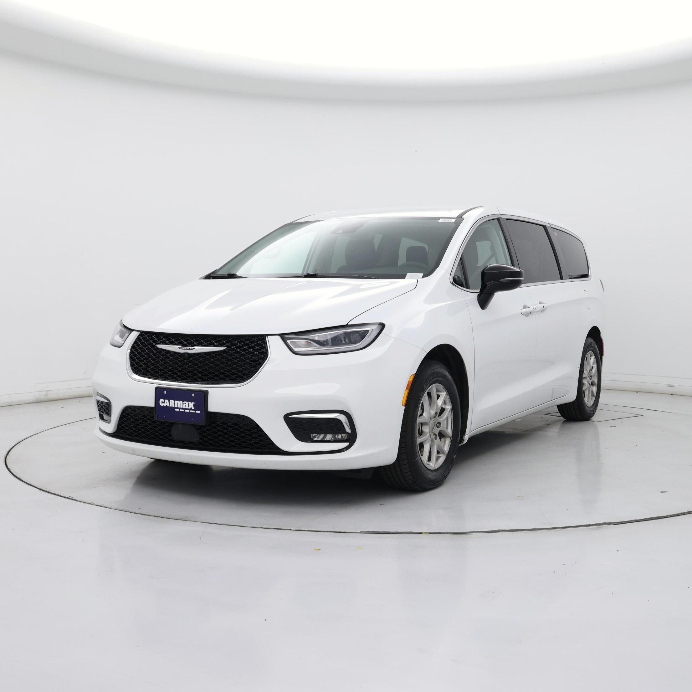 Thumbnail: 2024 Chrysler Pacifica - 4