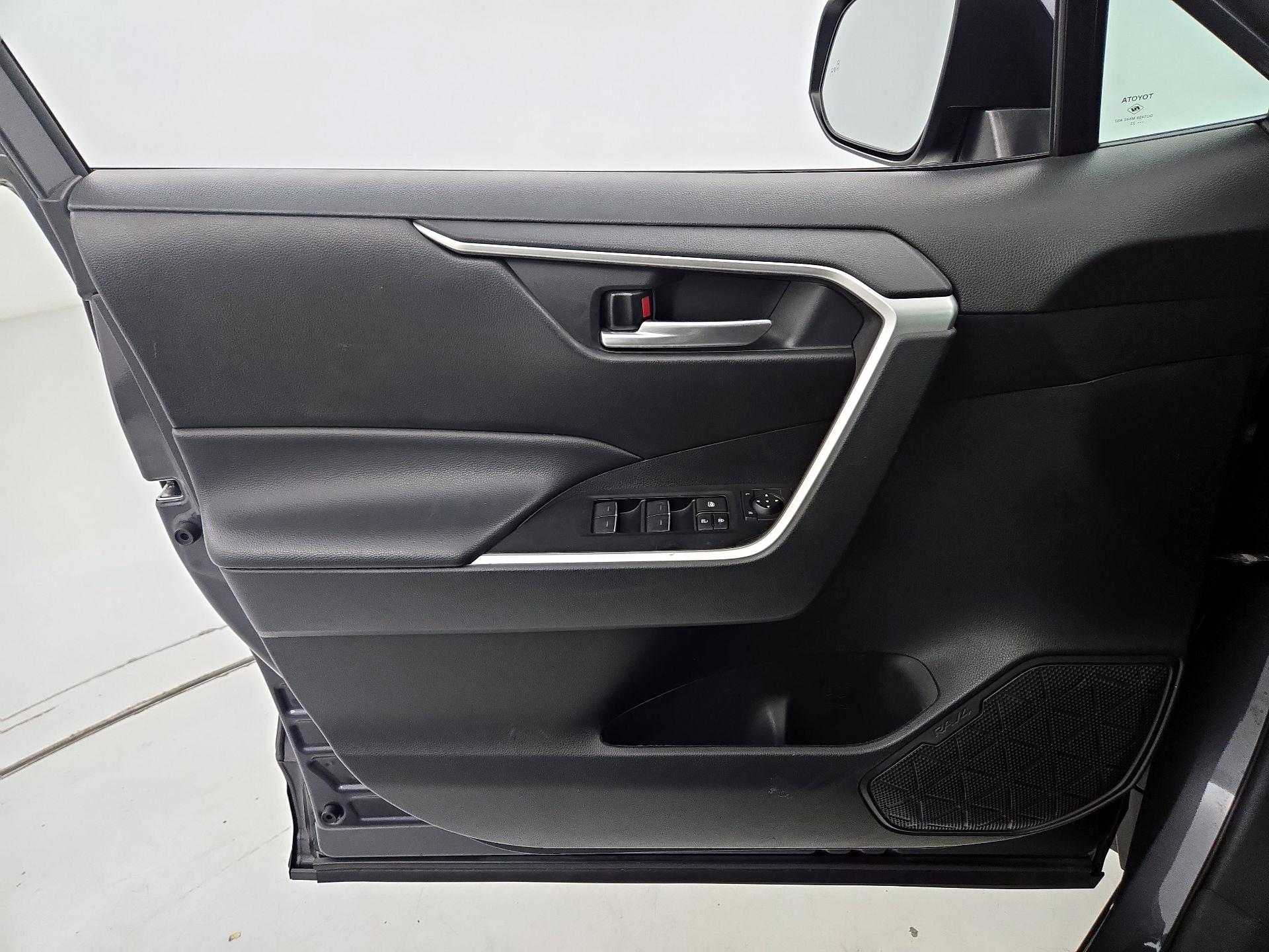 Thumbnail: 2023 Toyota RAV4 - 10
