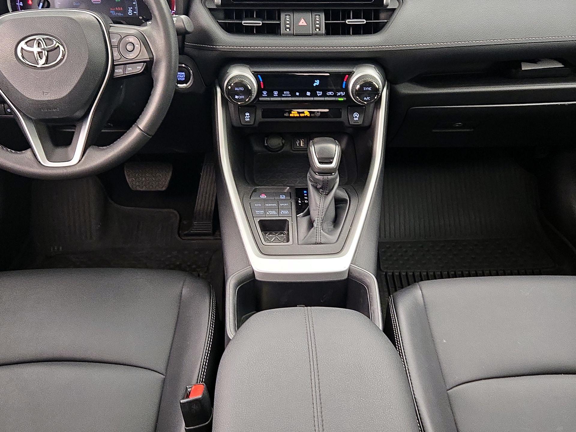 Thumbnail: 2023 Toyota RAV4 - 15