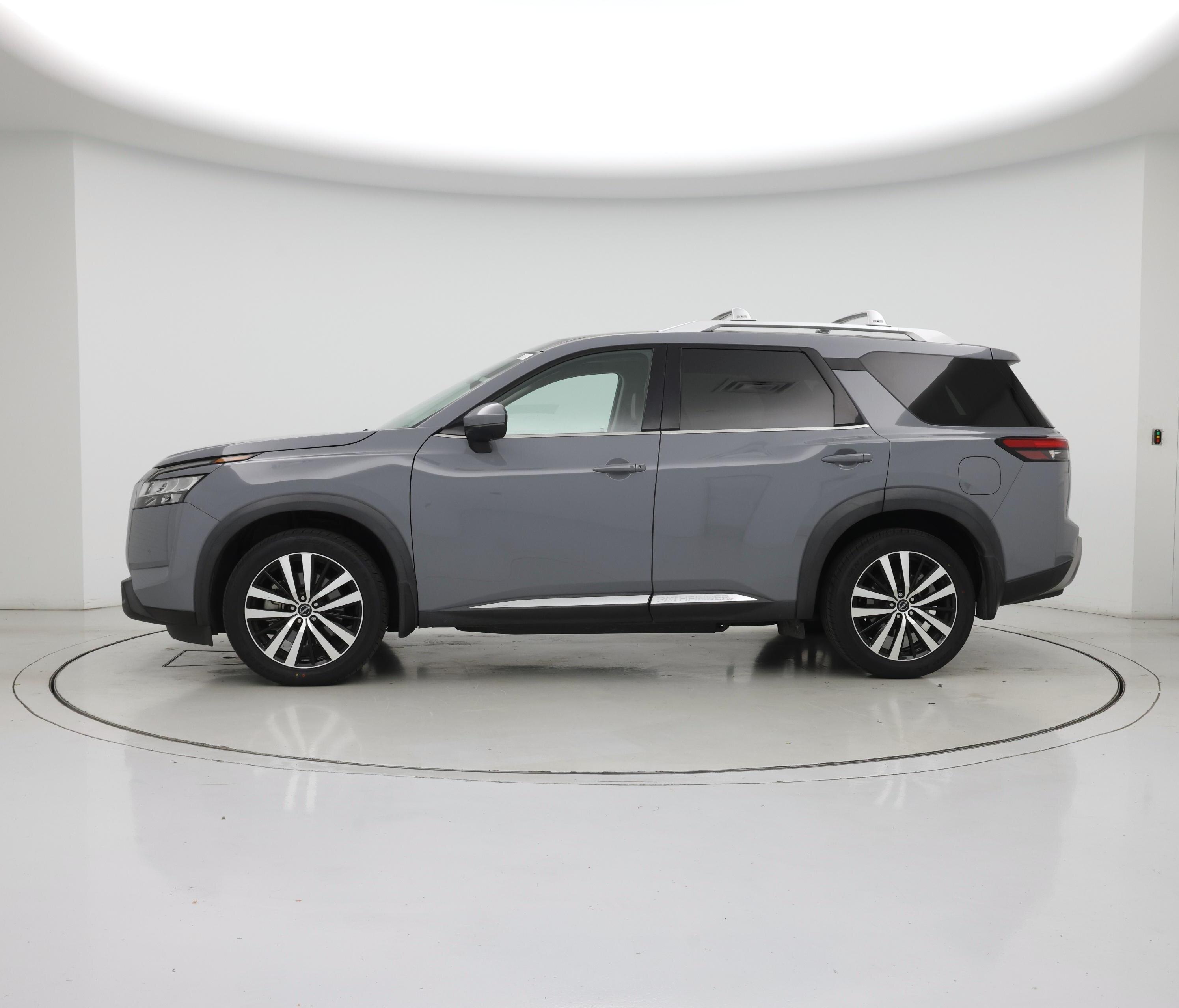 Thumbnail: 2023 Nissan Pathfinder - 3