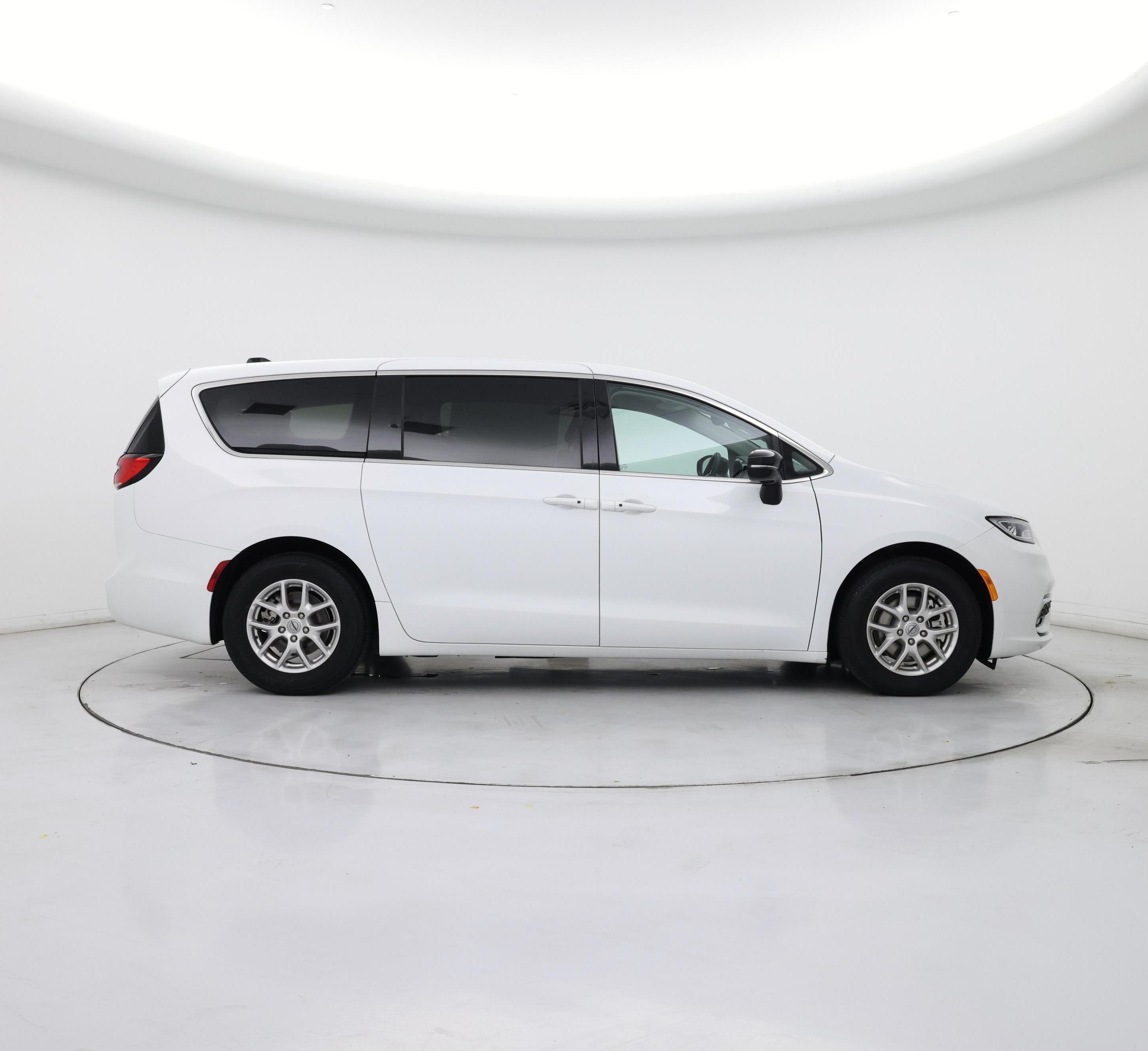Thumbnail: 2024 Chrysler Pacifica - 7