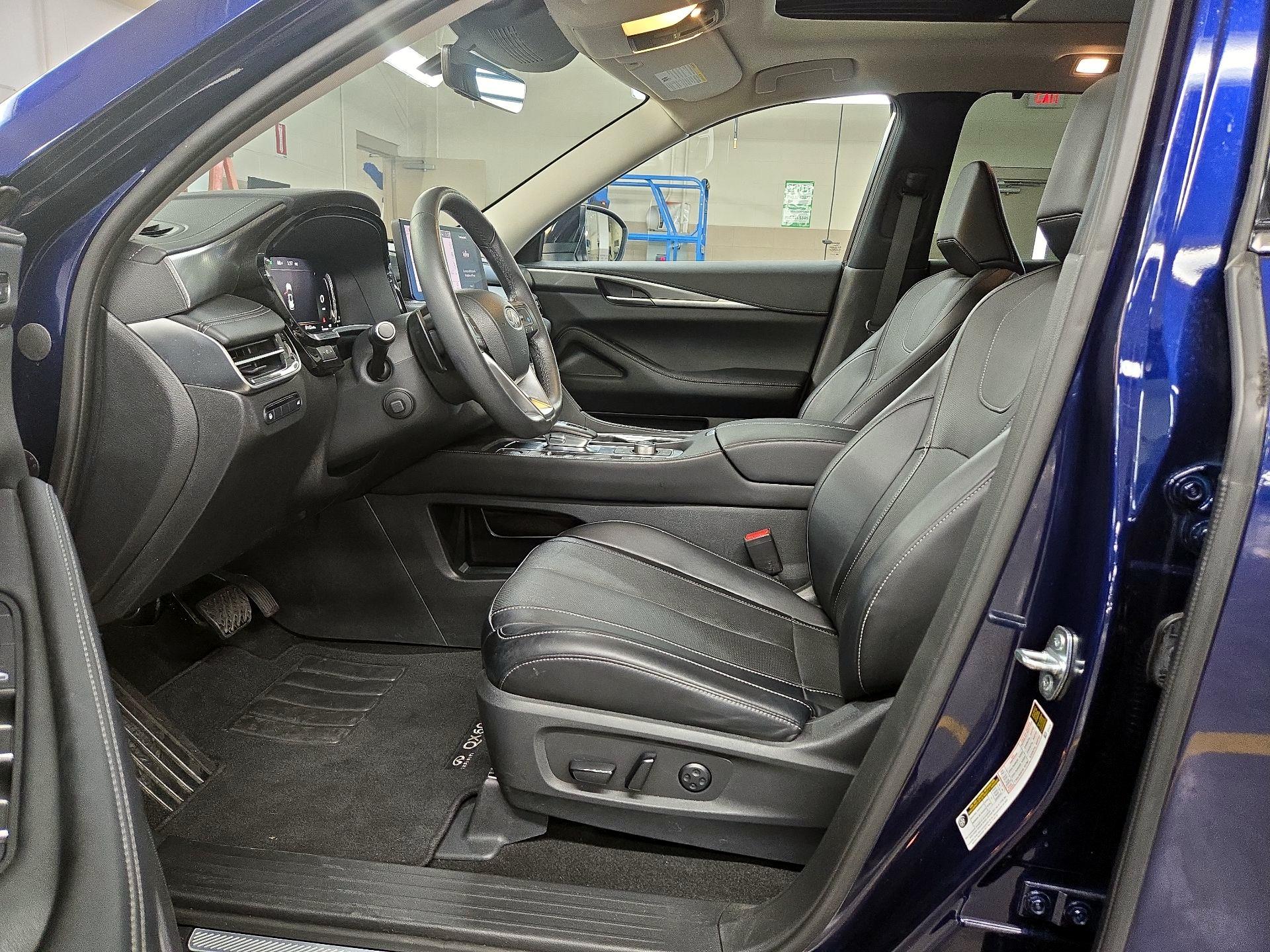 Thumbnail: 2023 INFINITI QX60 - 11