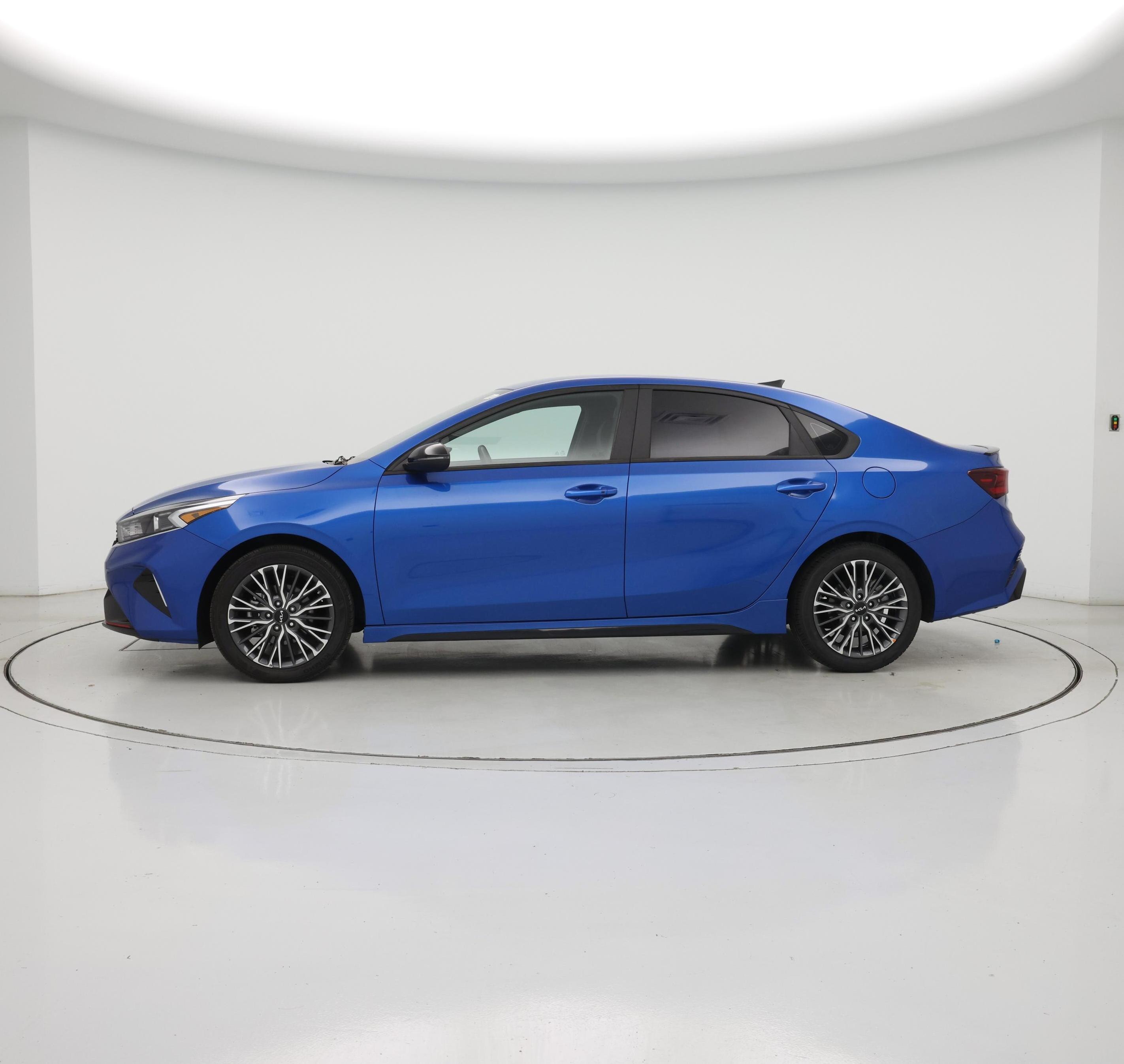 Thumbnail: 2024 Kia Forte - 3