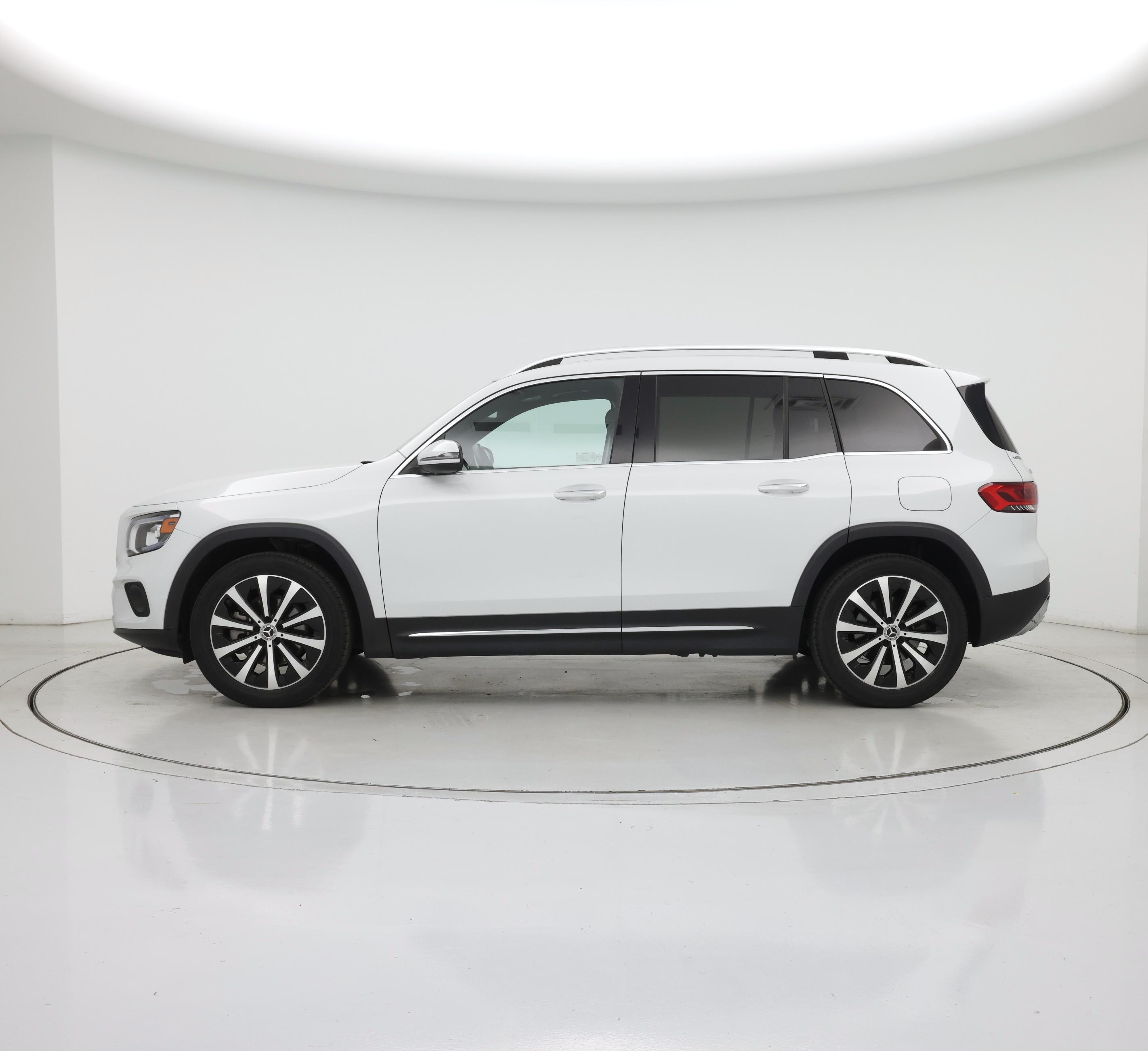 Thumbnail: 2021 Mercedes-Benz GLB - 3