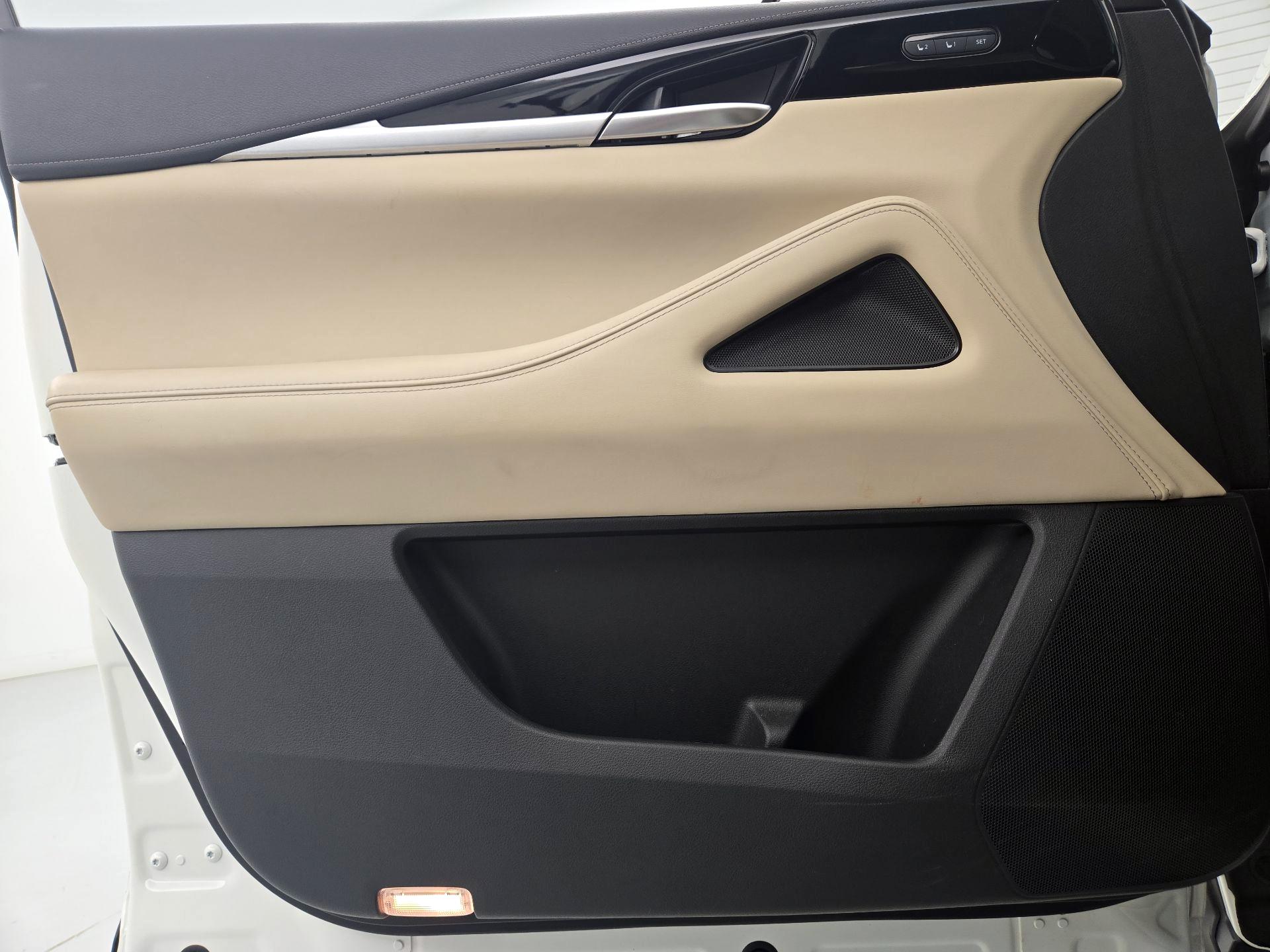 Thumbnail: 2023 INFINITI QX60 - 12