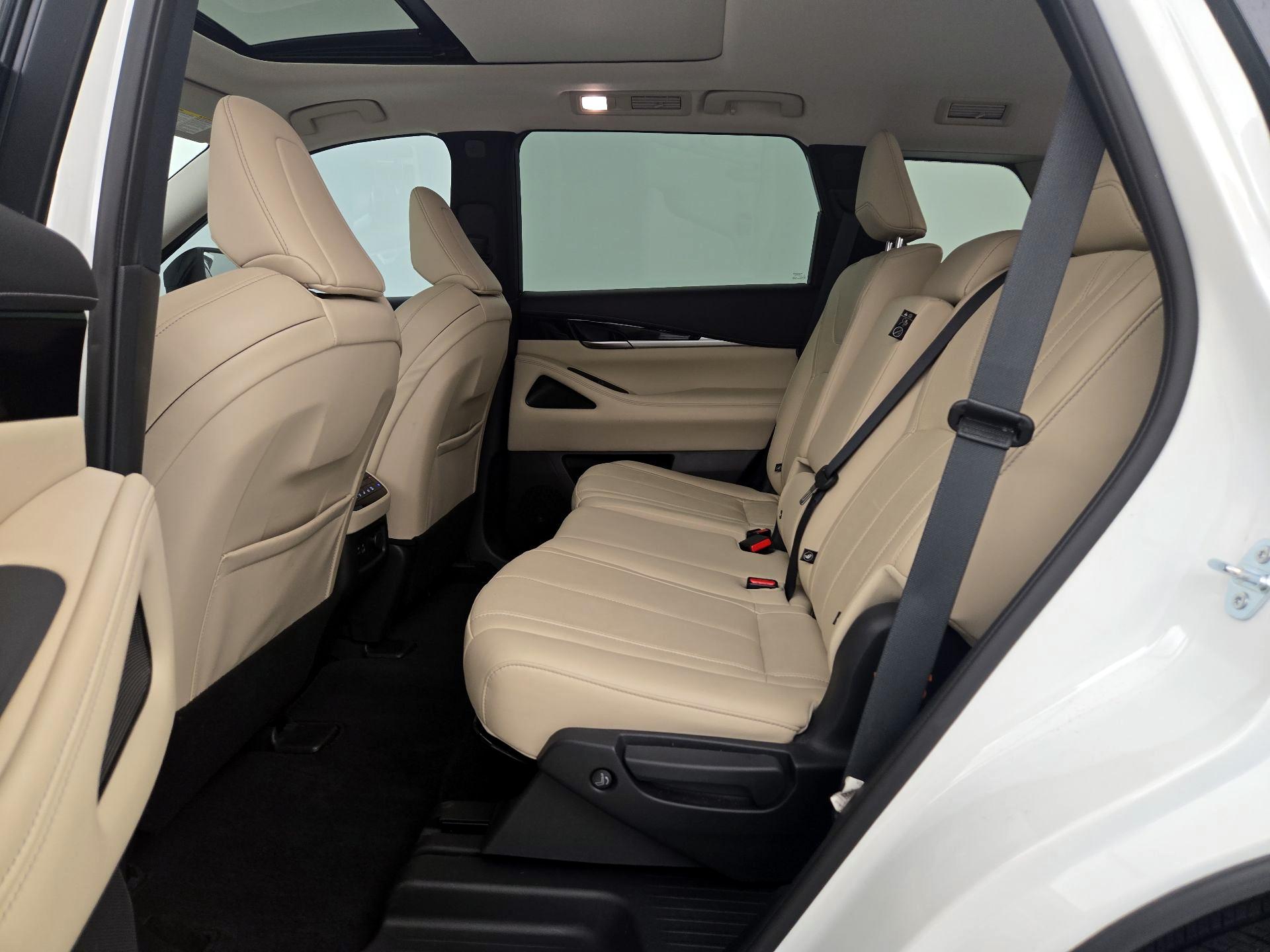 Thumbnail: 2023 INFINITI QX60 - 20