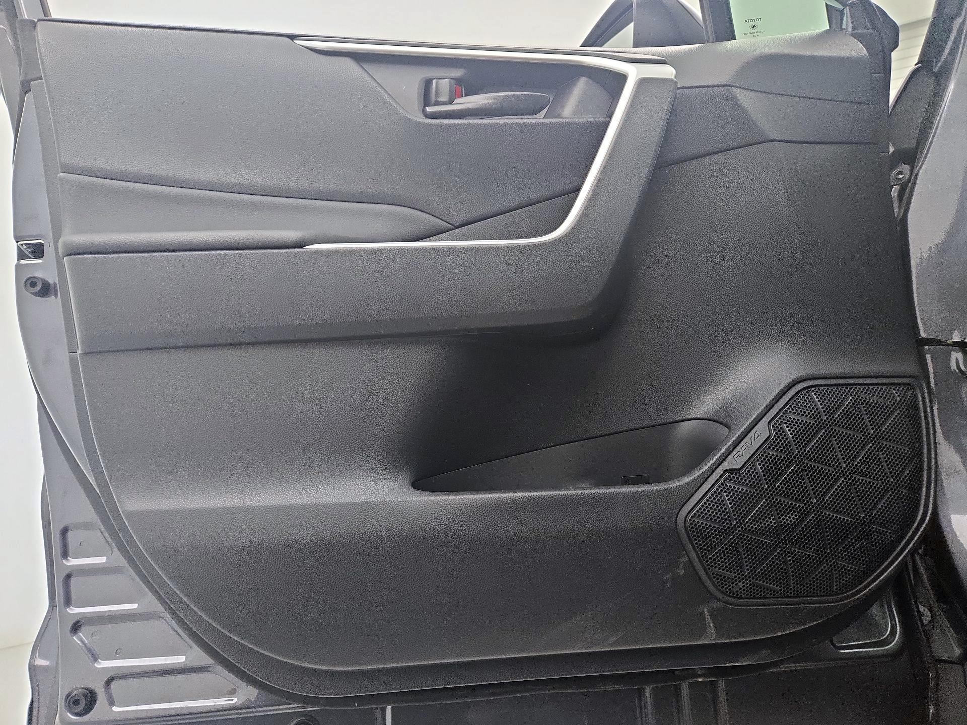 Thumbnail: 2023 Toyota RAV4 - 10