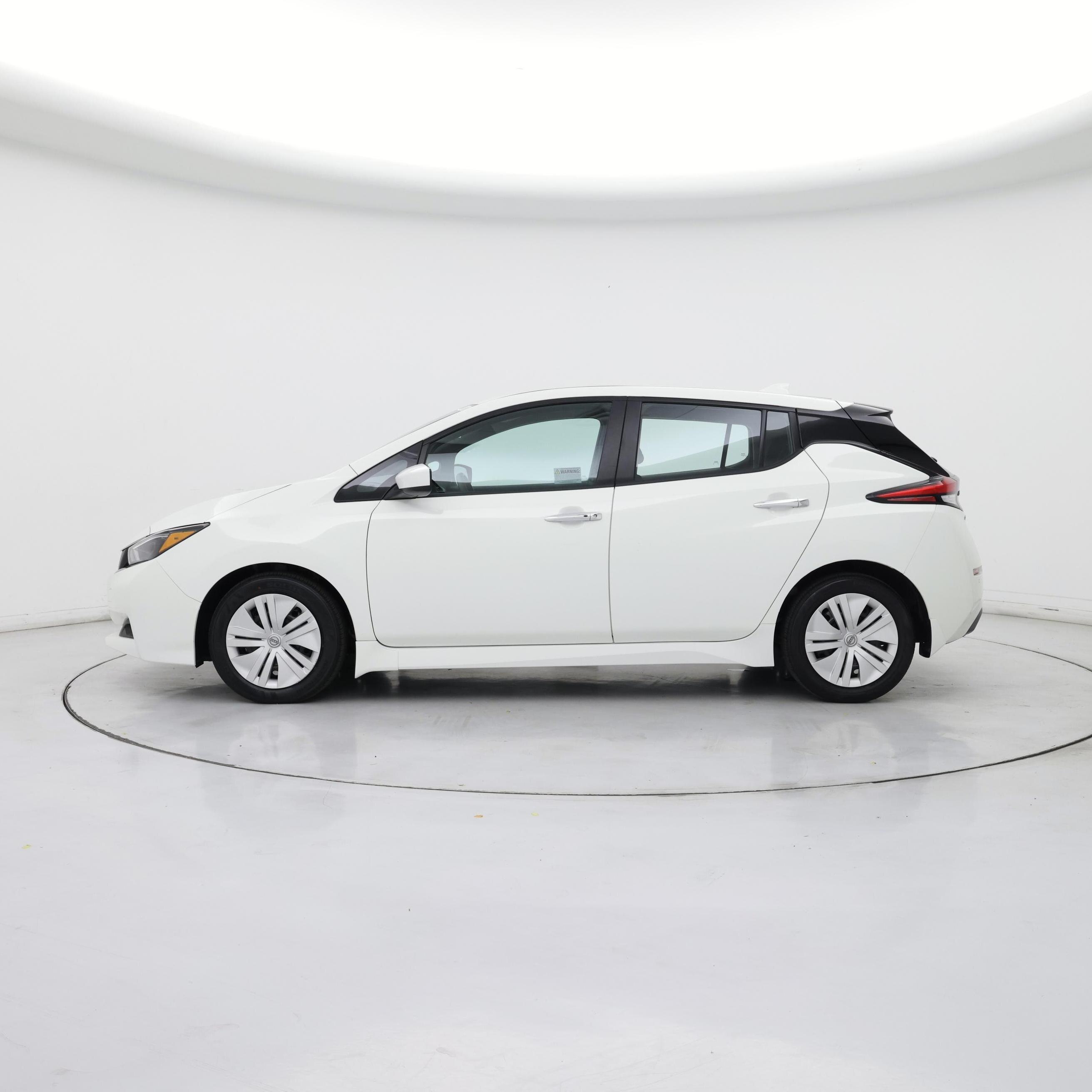 Thumbnail: 2023 Nissan Leaf - 3
