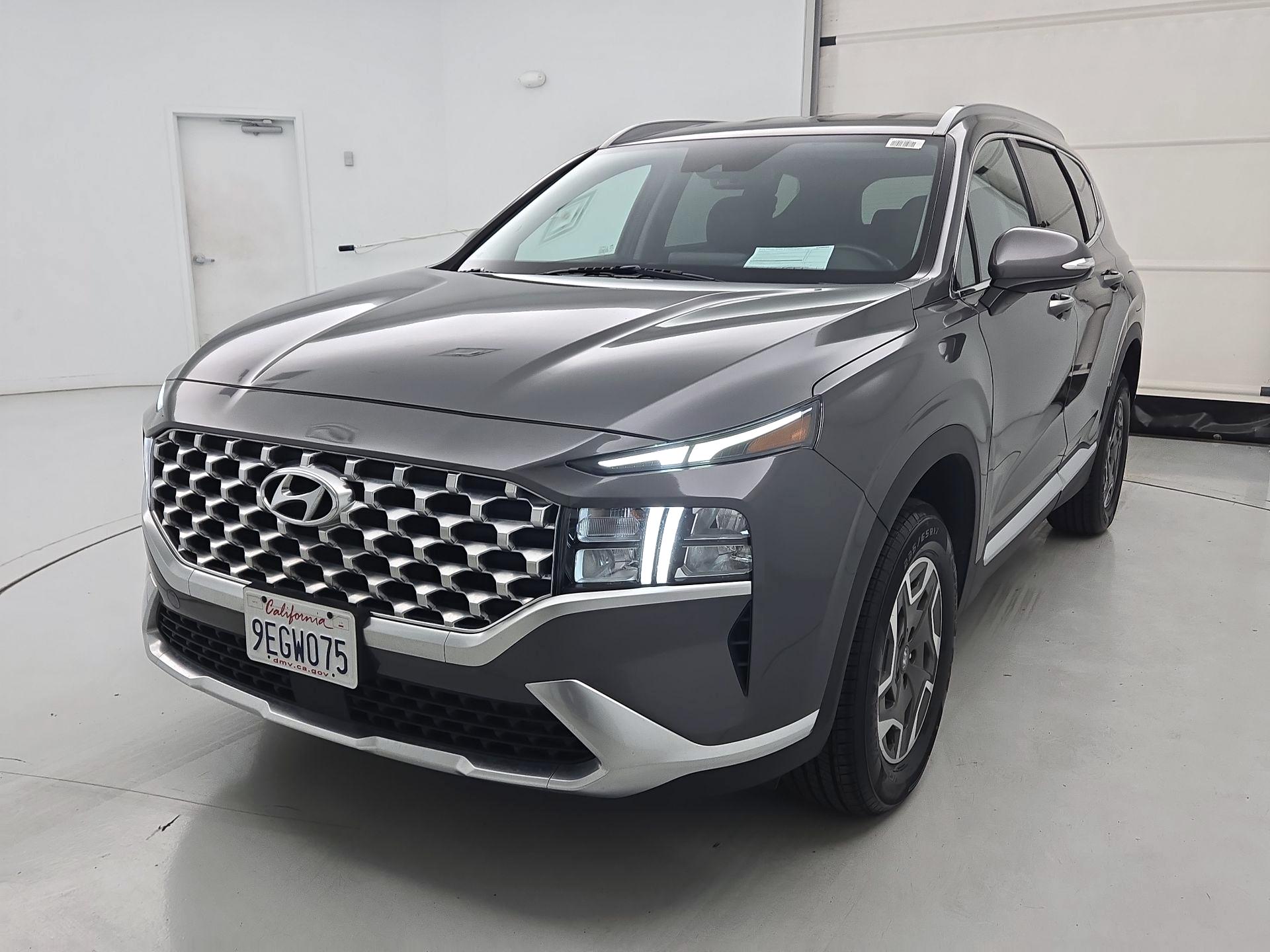 Thumbnail: 2022 Hyundai Santa Fe - 3