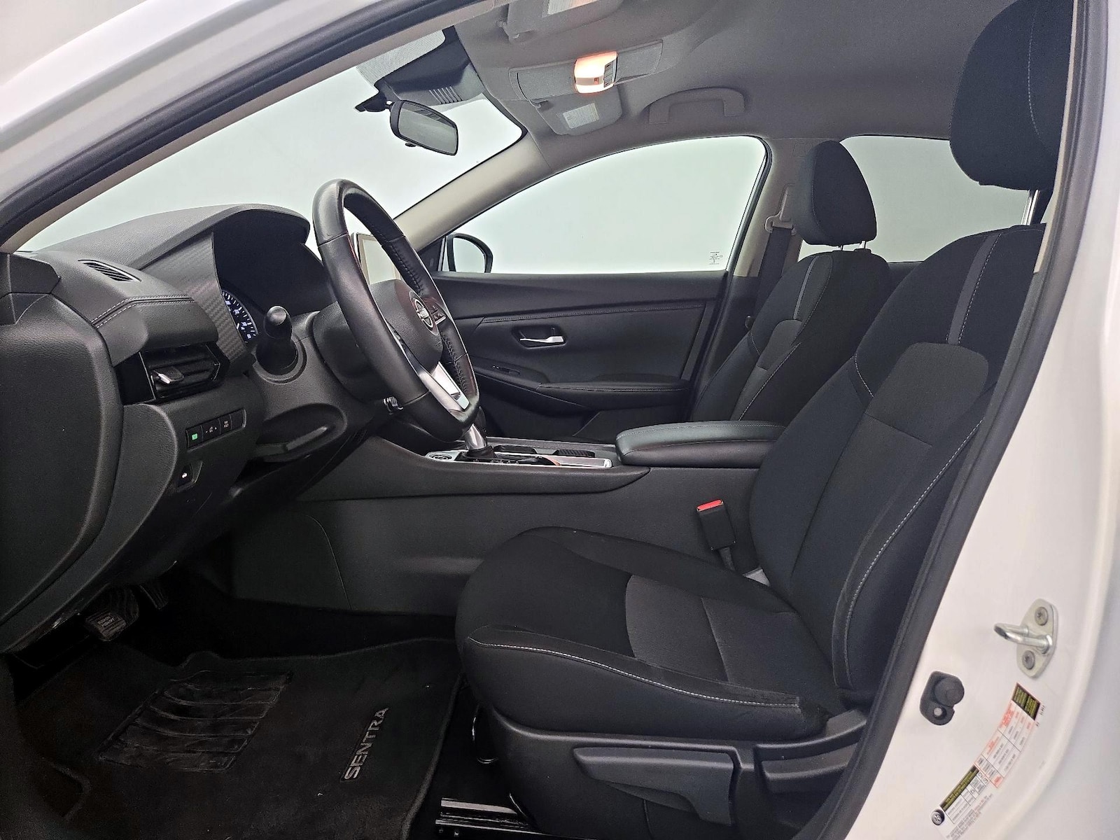 2025 Nissan Sentra SV - Photo 12