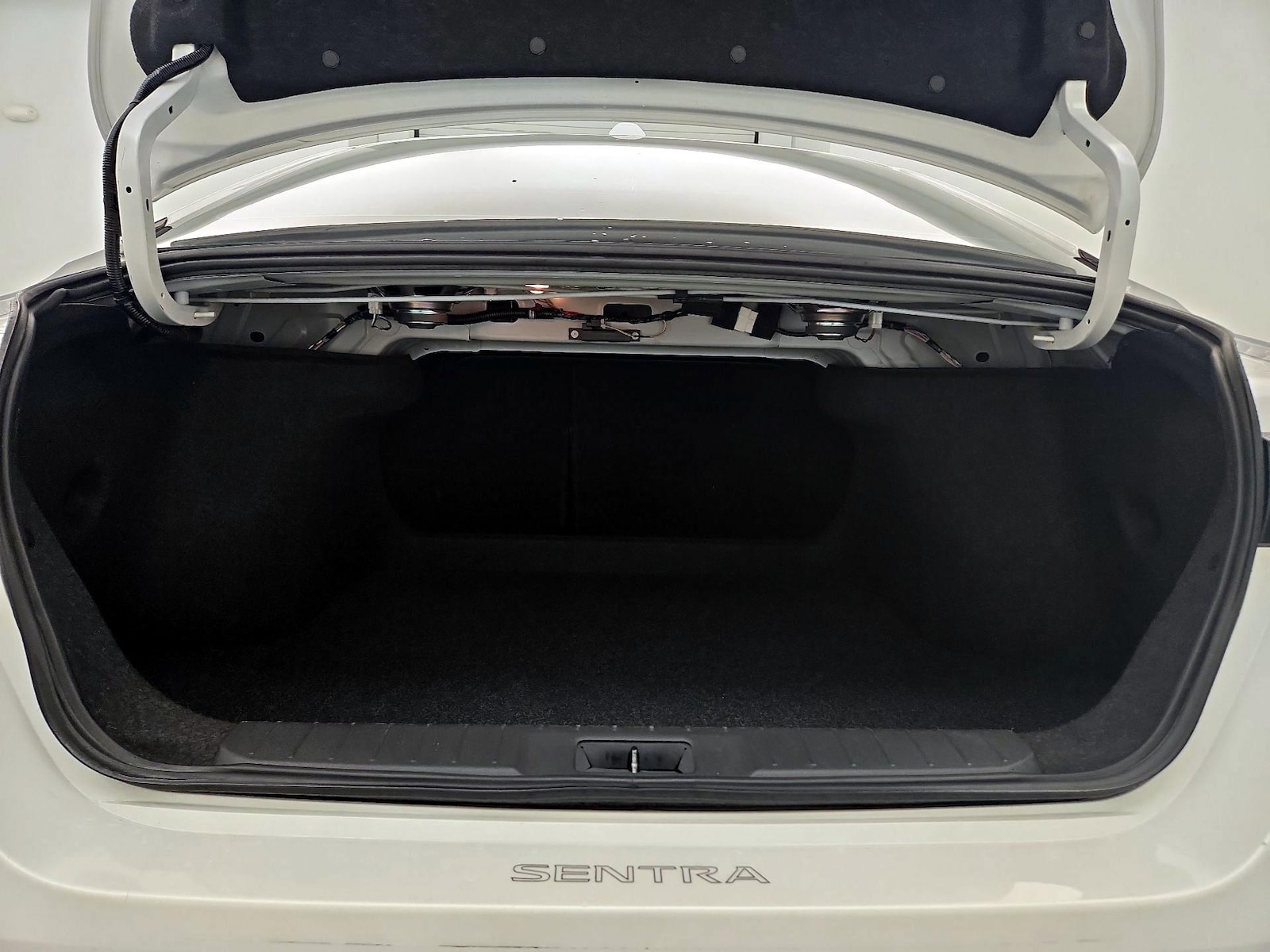 2025 Nissan Sentra SV - Photo 21