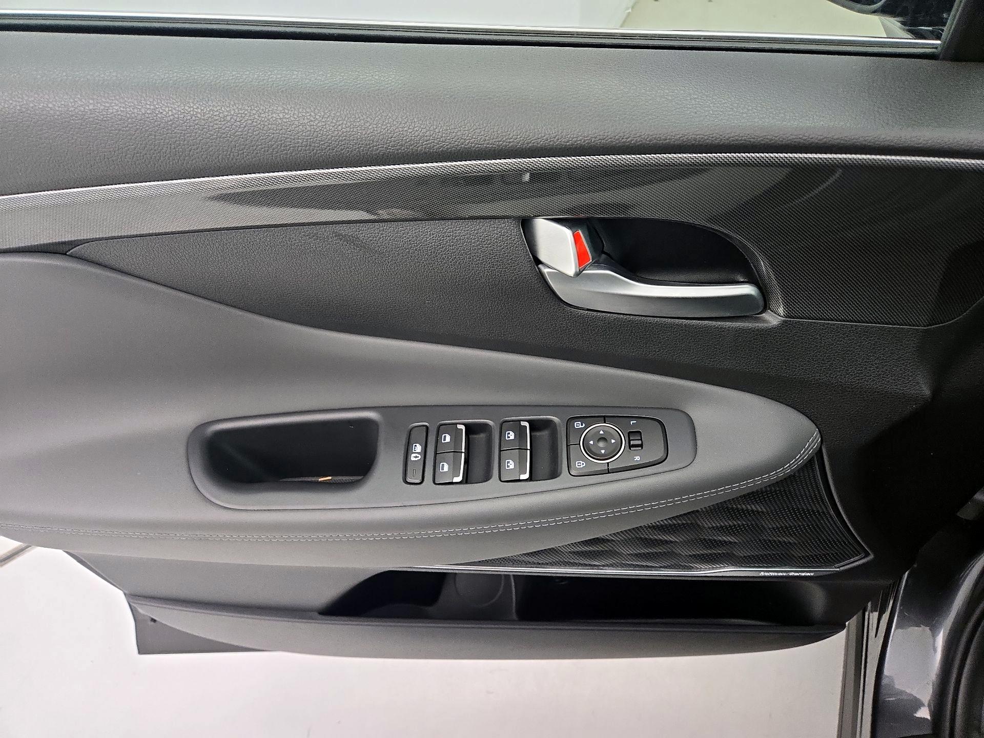 Thumbnail: 2023 Hyundai Santa Fe - 10