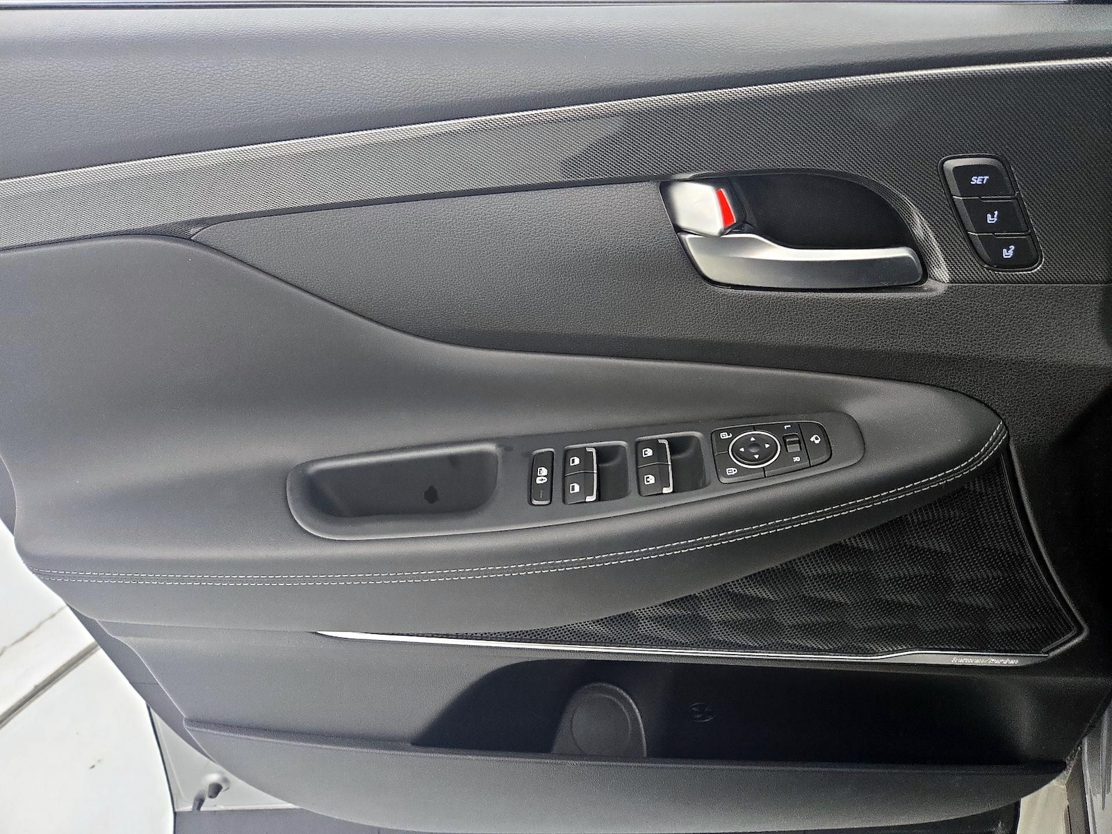 2023 Hyundai Santa Fe Limited HEV - Photo 11