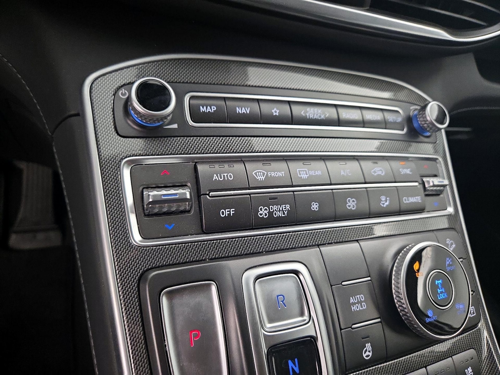 2023 Hyundai Santa Fe Limited HEV - Photo 16