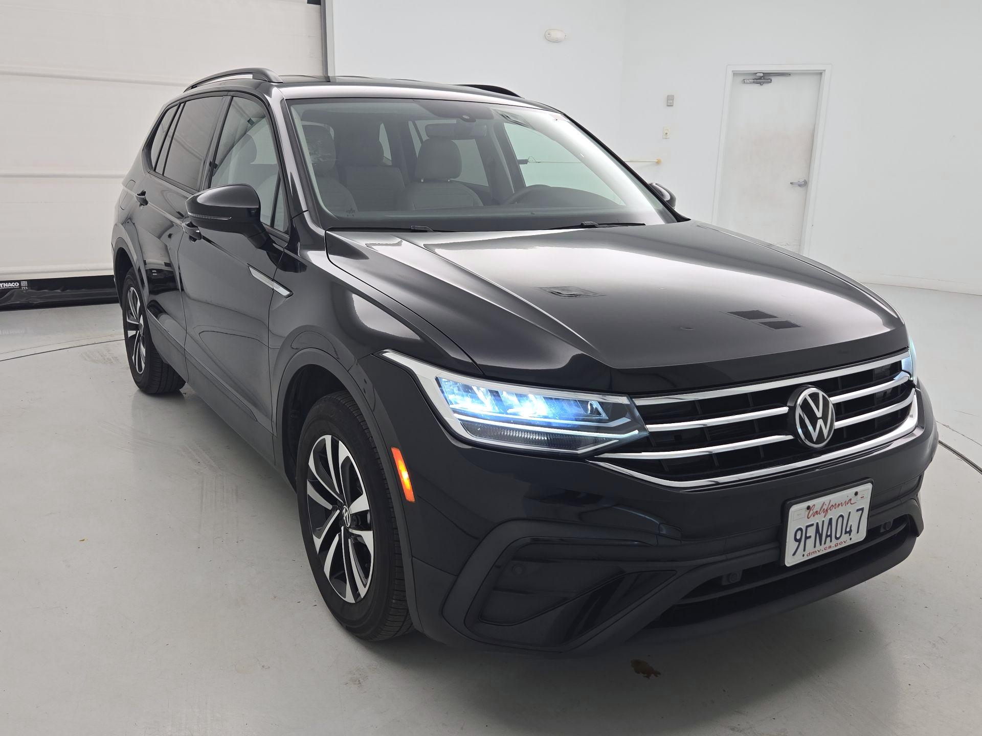 Thumbnail: 2023 Volkswagen Tiguan - 1