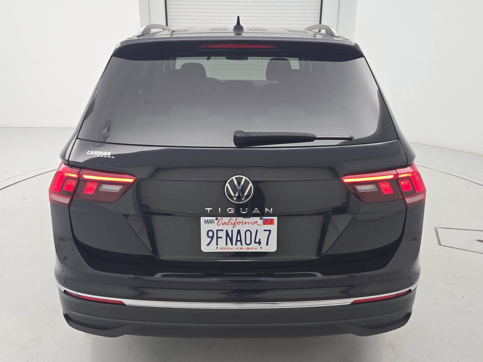 Thumbnail: 2023 Volkswagen Tiguan - 6