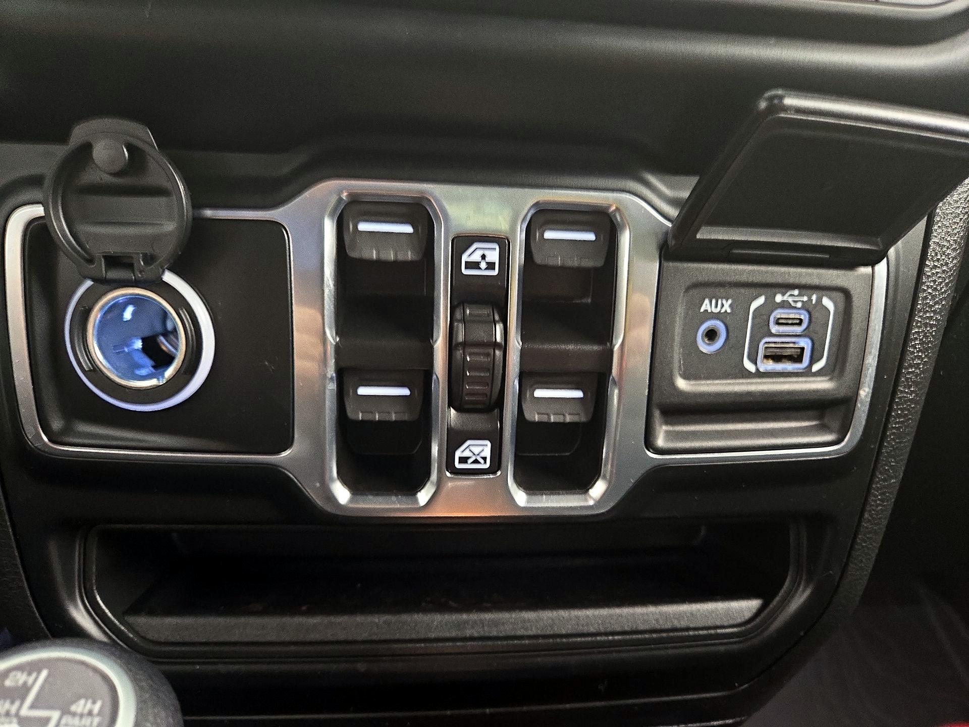 Thumbnail: 2023 Jeep Wrangler - 19