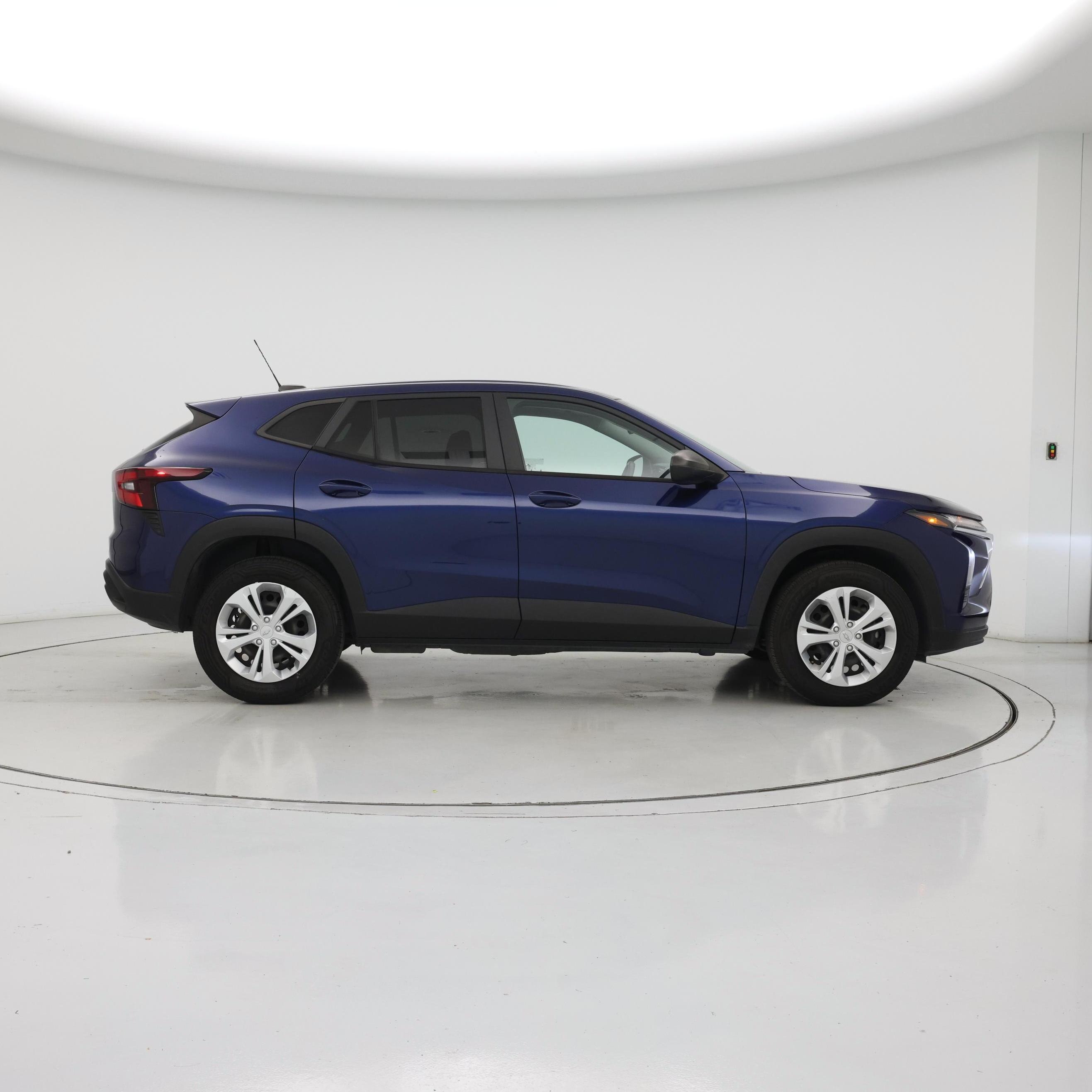Thumbnail: 2024 Chevrolet Trax - 7