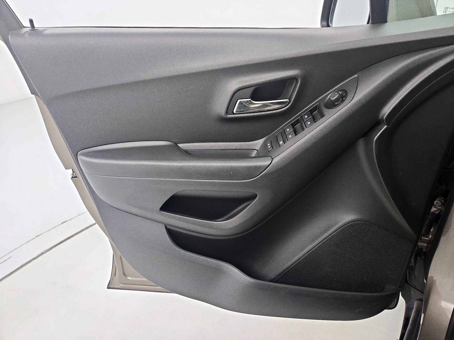 Thumbnail: 2022 Chevrolet Trax - 12
