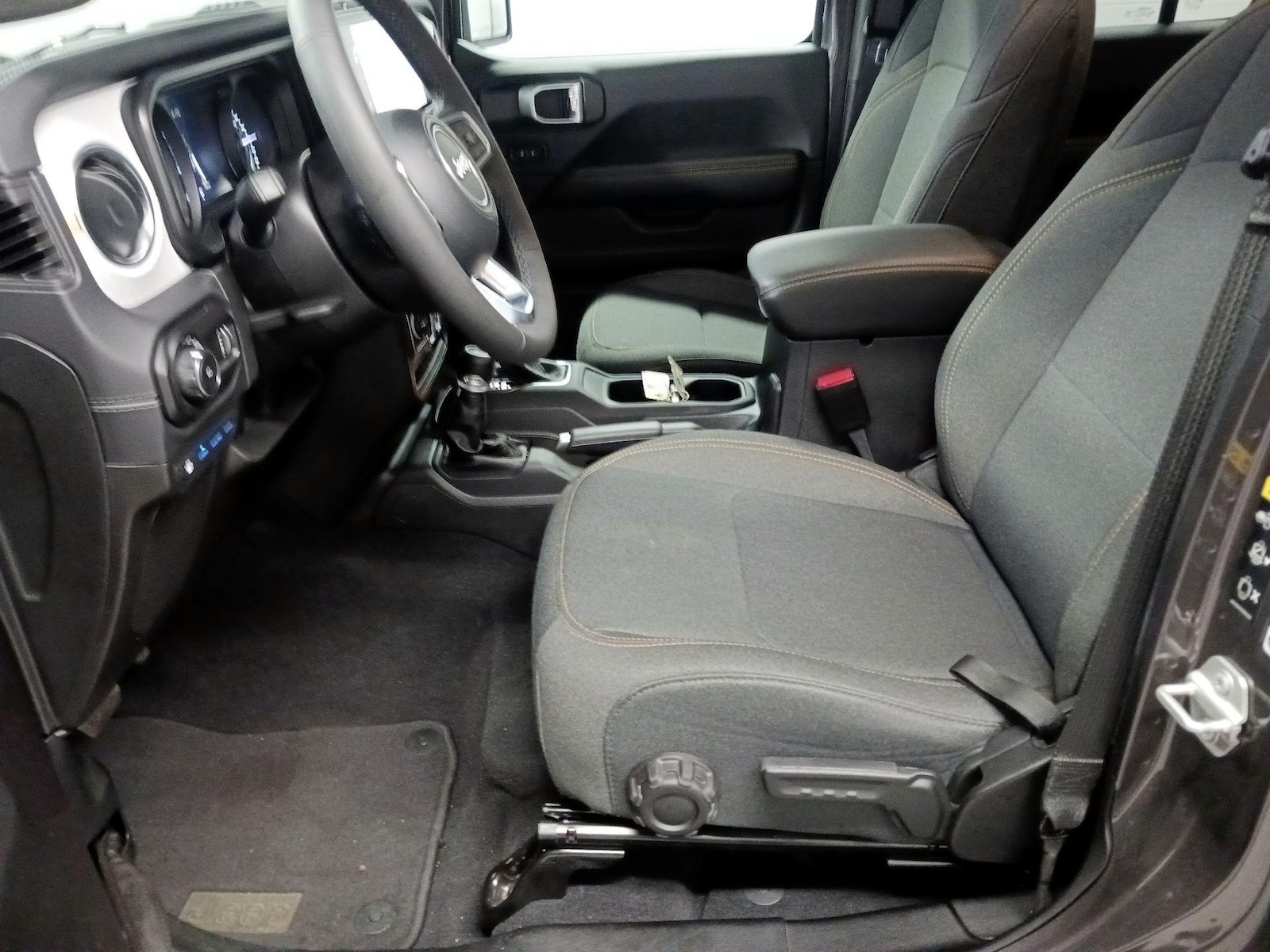 2025 Jeep Wrangler 4xe Sahara 4XE - Photo 12