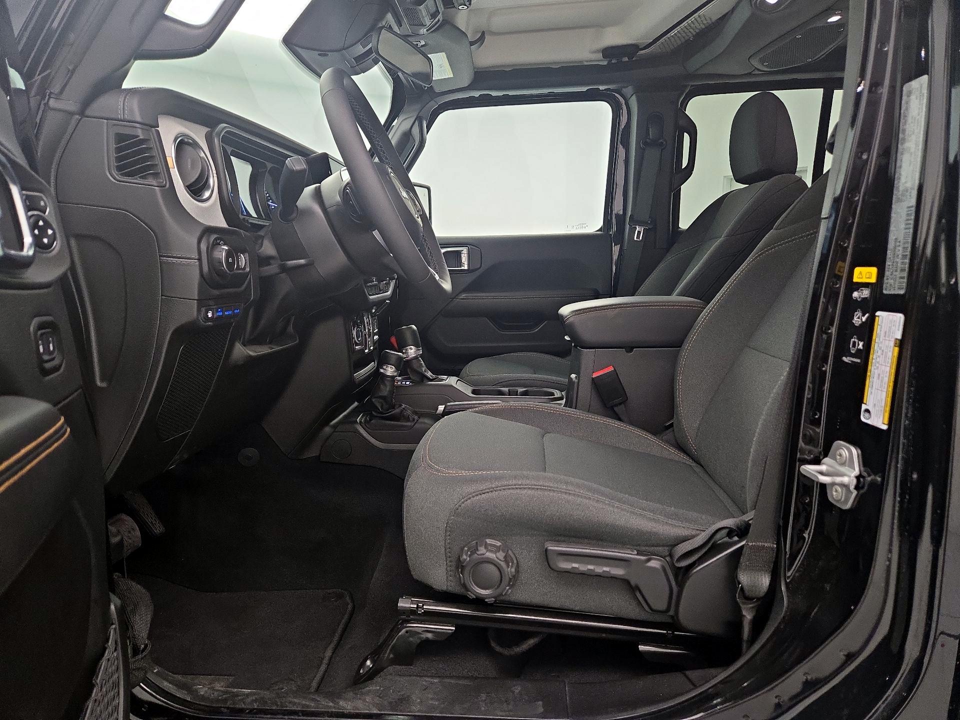 Thumbnail: 2025 Jeep Wrangler - 9